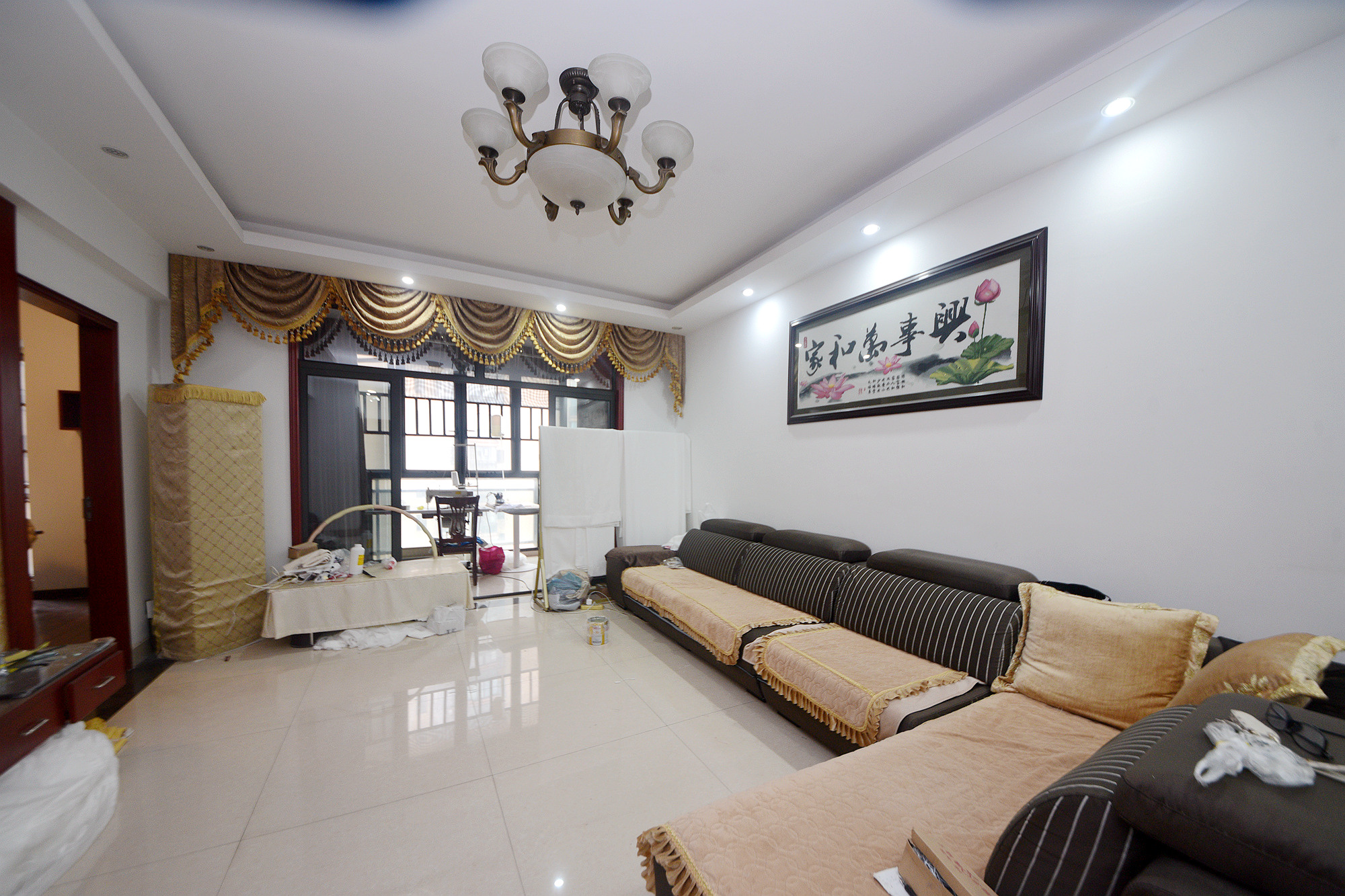 兴威帕克水岸  3室2厅2卫    108.0万客厅