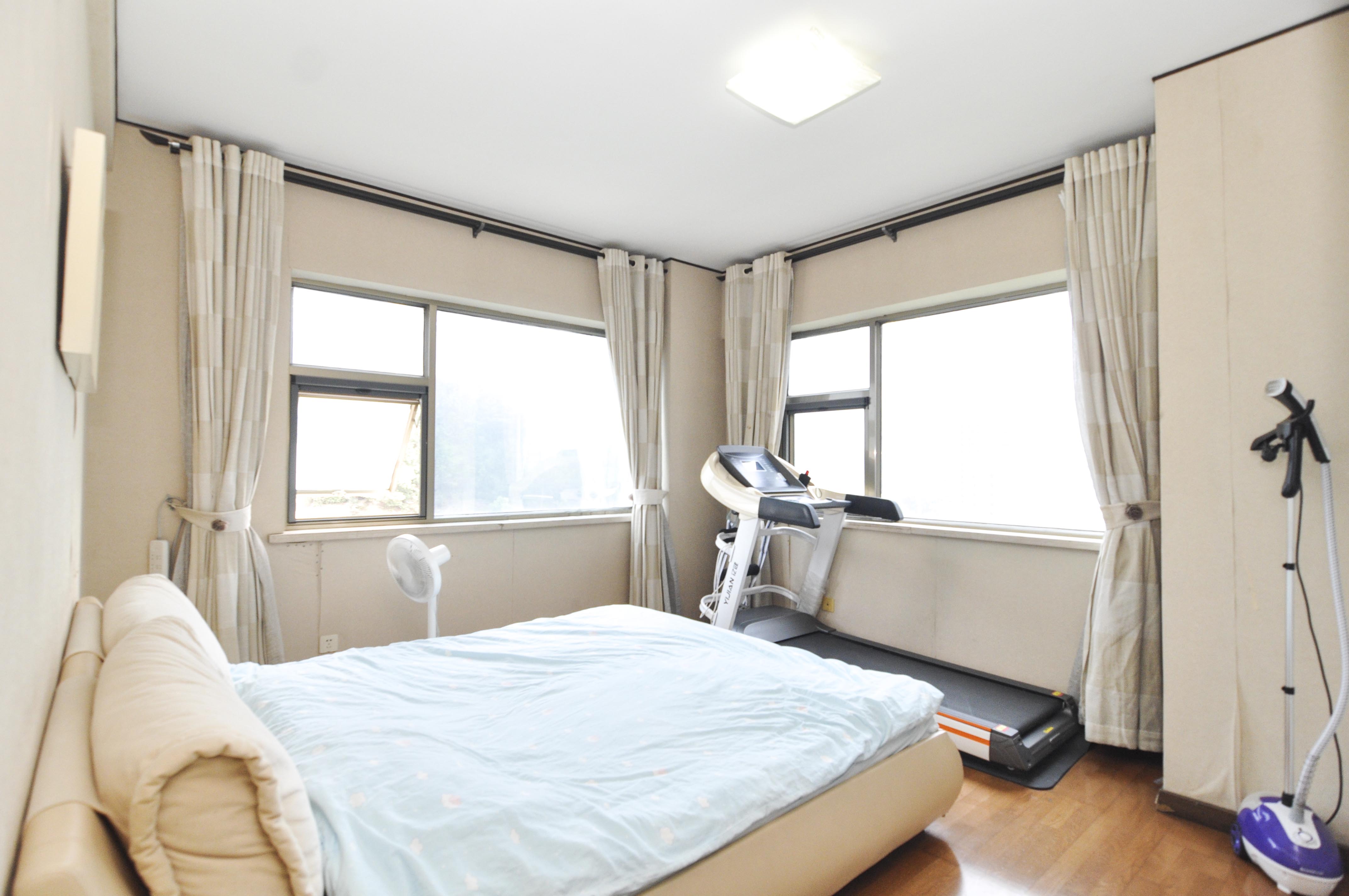 麓谷坐标  3室2厅2卫    119.0万卧室