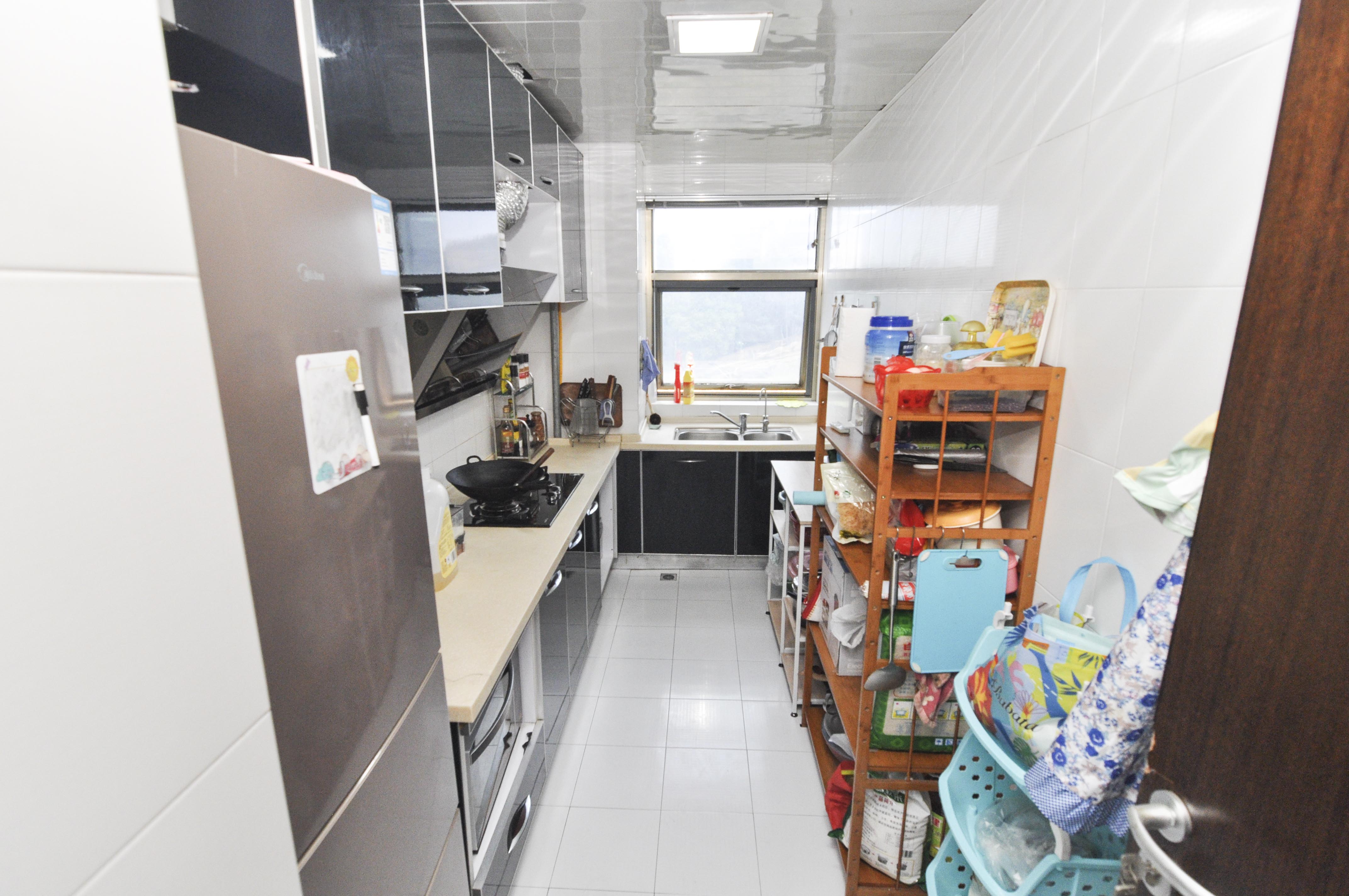 麓谷坐标  3室2厅2卫    119.0万厨房