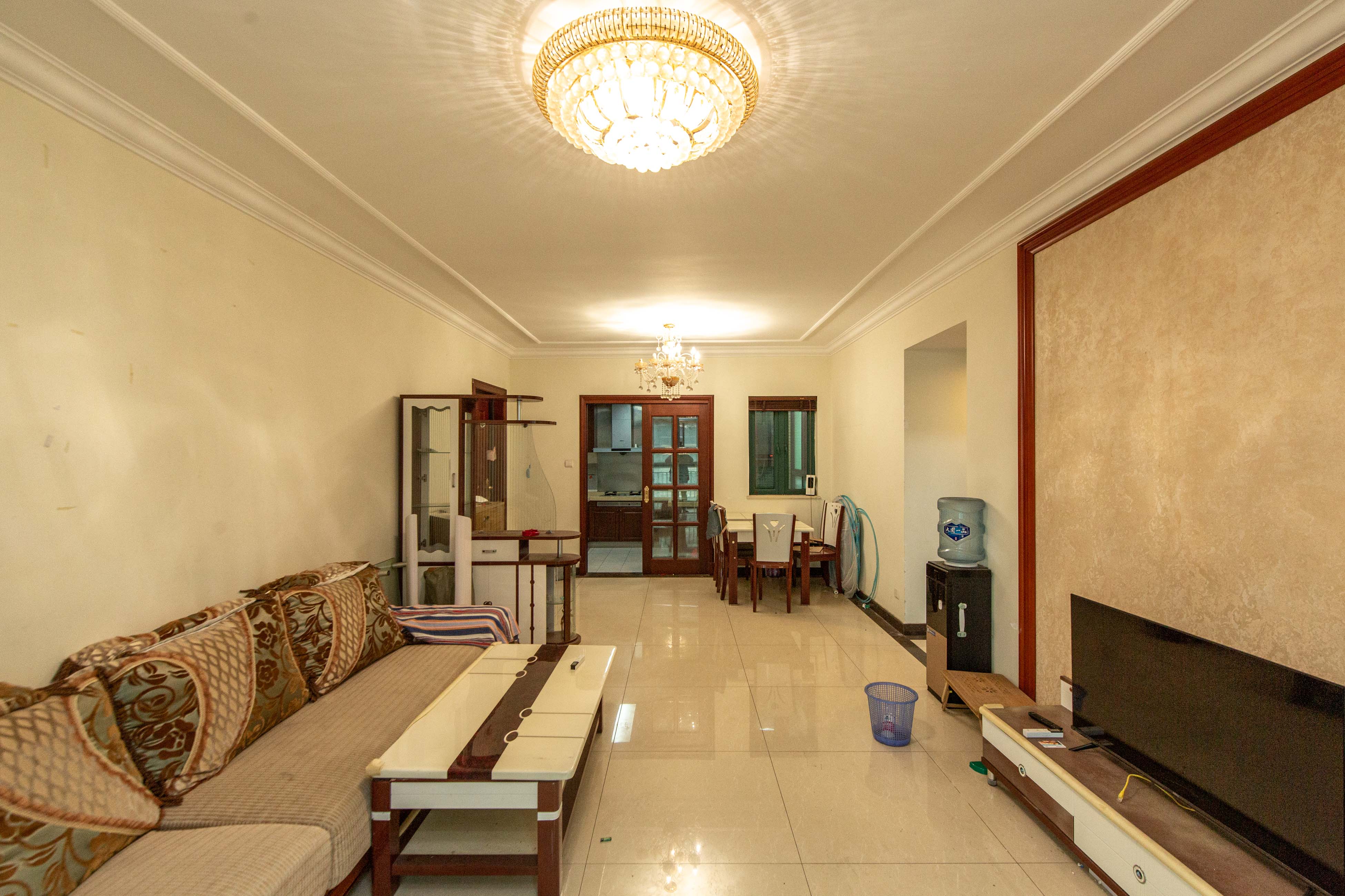 恒大绿洲  3室2厅1卫   110.00万 恒大绿洲  3室2厅1卫   110.00万客厅