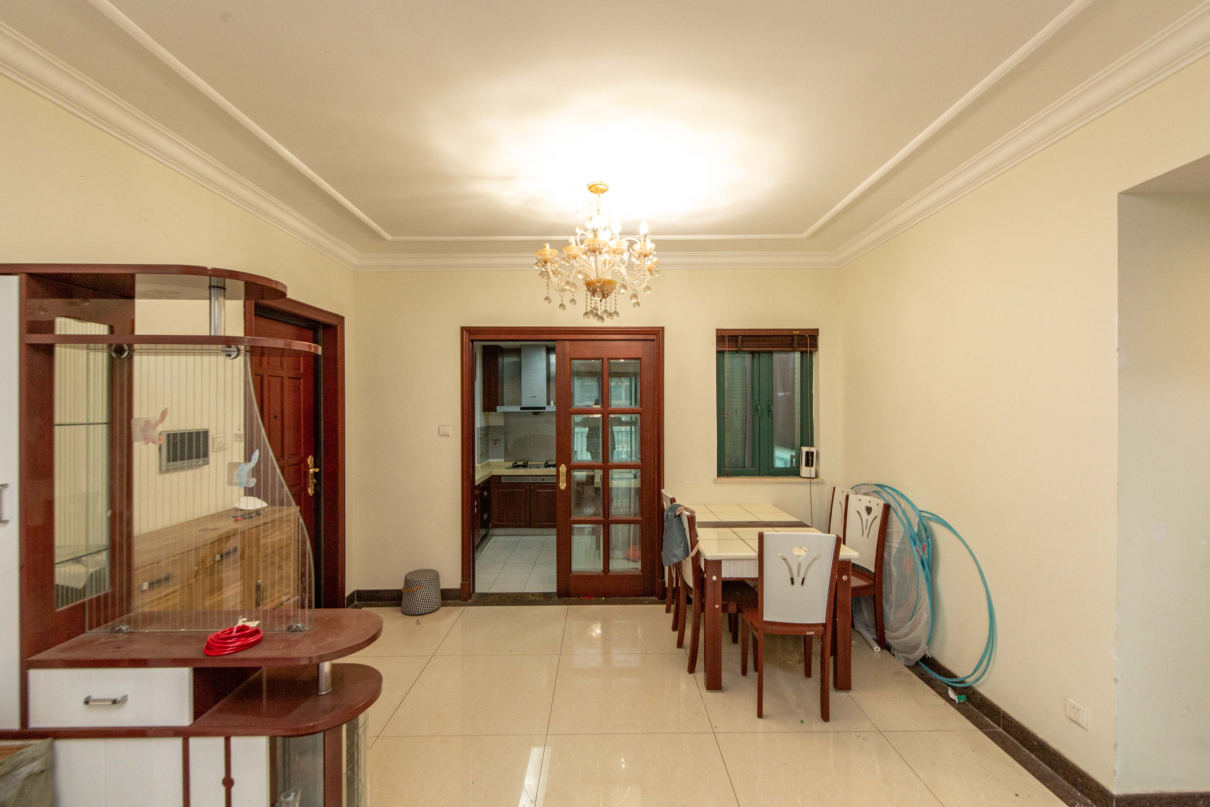 恒大绿洲  3室2厅1卫   110.00万 恒大绿洲  3室2厅1卫   110.00万客厅