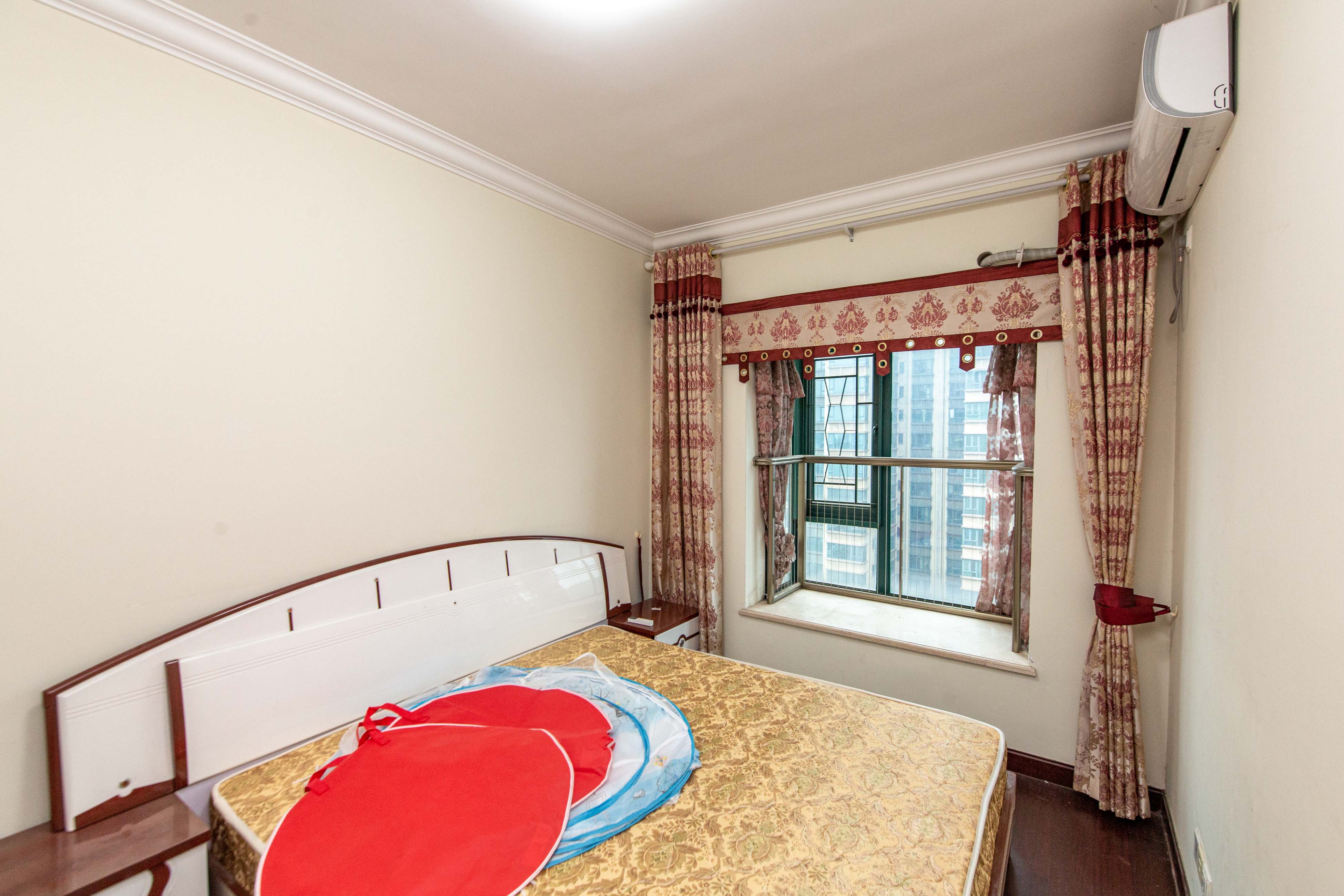 恒大绿洲  3室2厅1卫   110.00万 恒大绿洲  3室2厅1卫   110.00万卧室