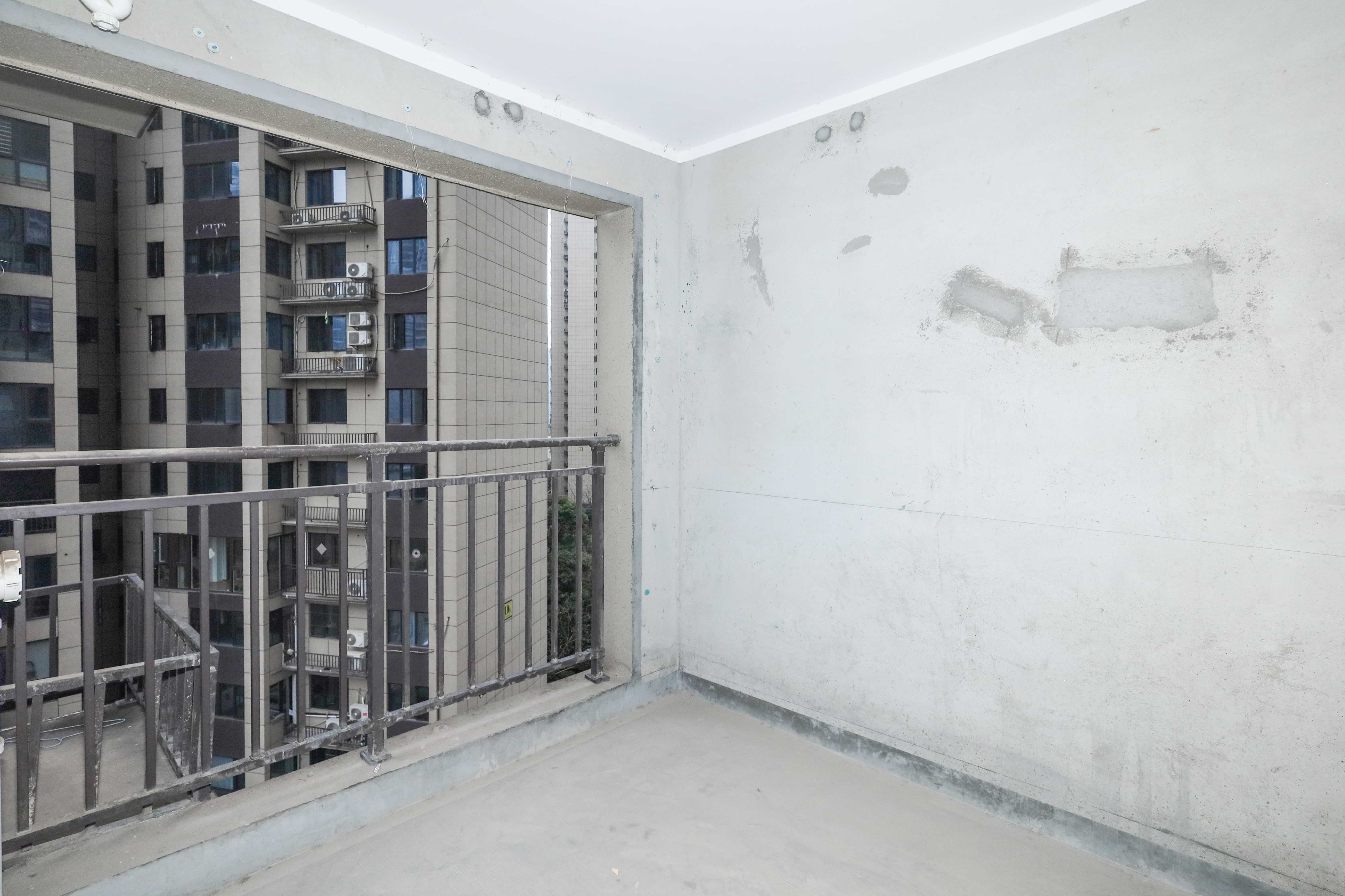 中国铁建梅溪青秀二期  3室2厅2卫   140.00万卧室