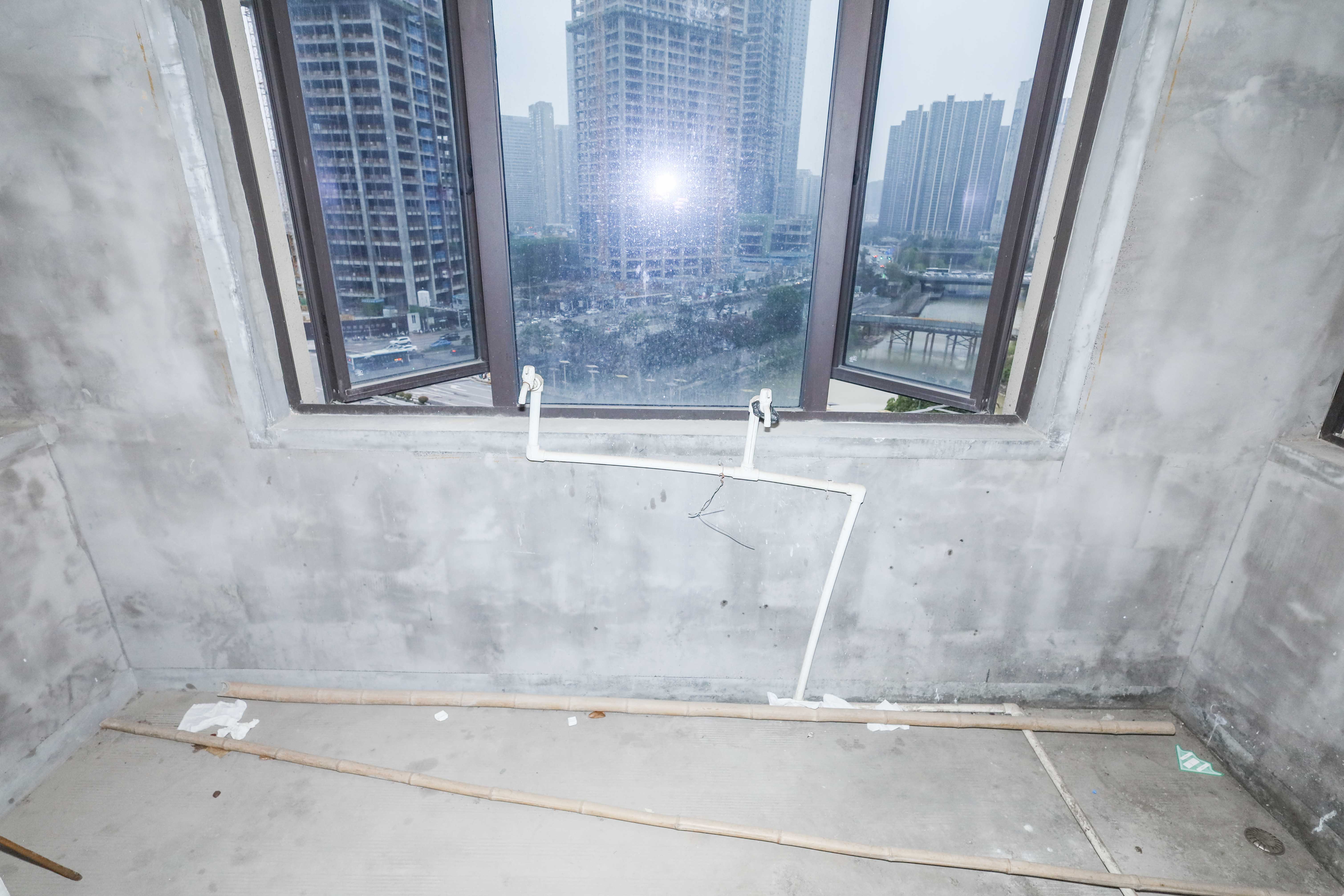 中国铁建梅溪青秀二期  3室2厅2卫   140.00万阳台