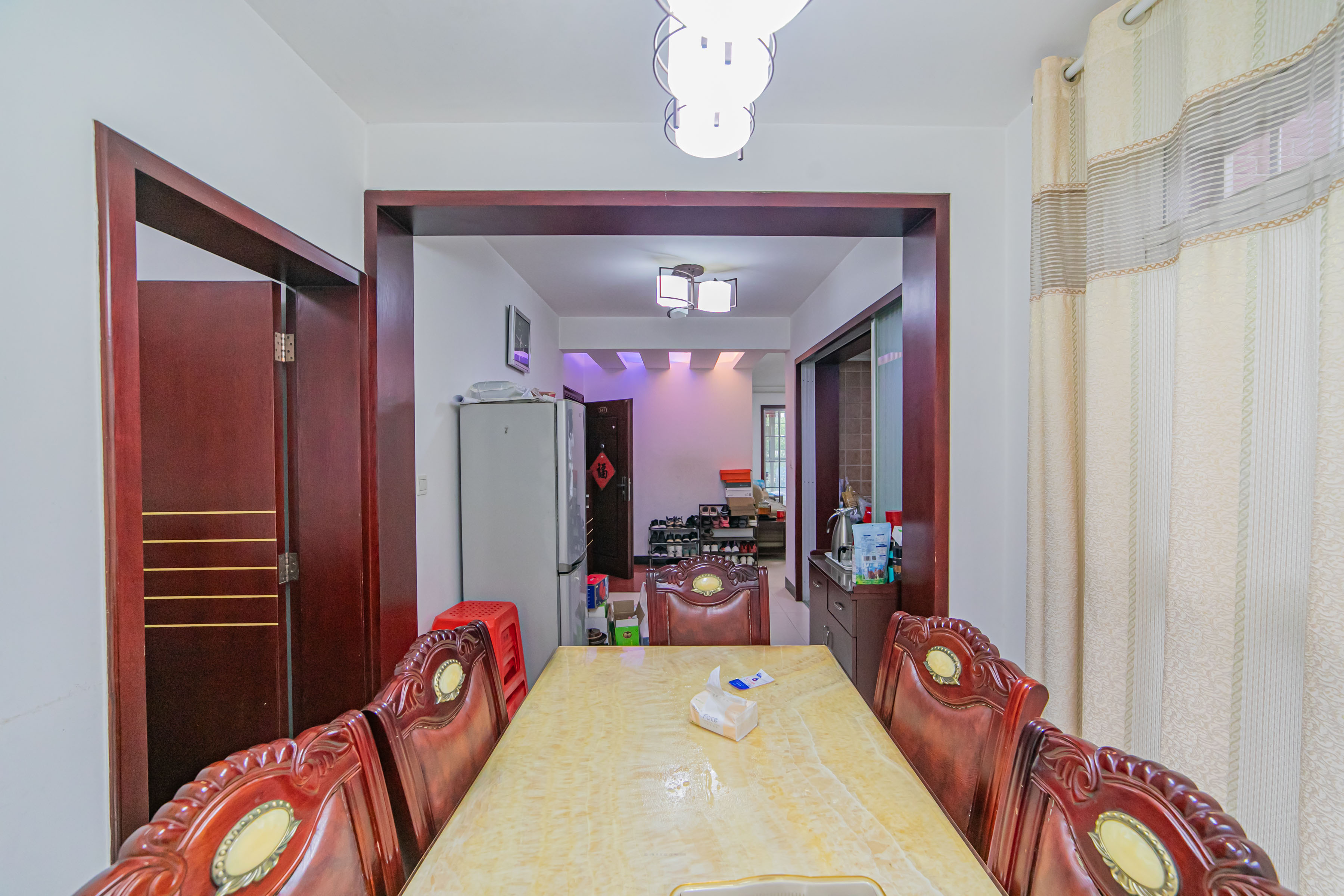 彩都公寓  4室2厅2卫   86.00万 彩都公寓  4室2厅2卫   86.00万客厅