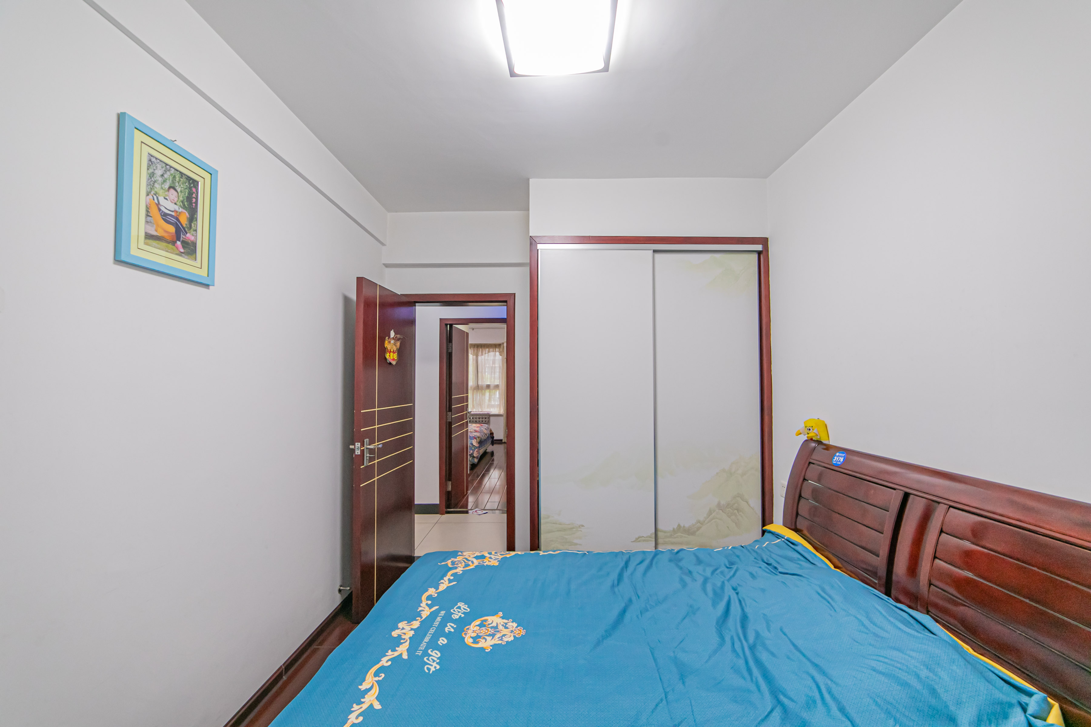 彩都公寓  4室2厅2卫   86.00万 彩都公寓  4室2厅2卫   86.00万卧室