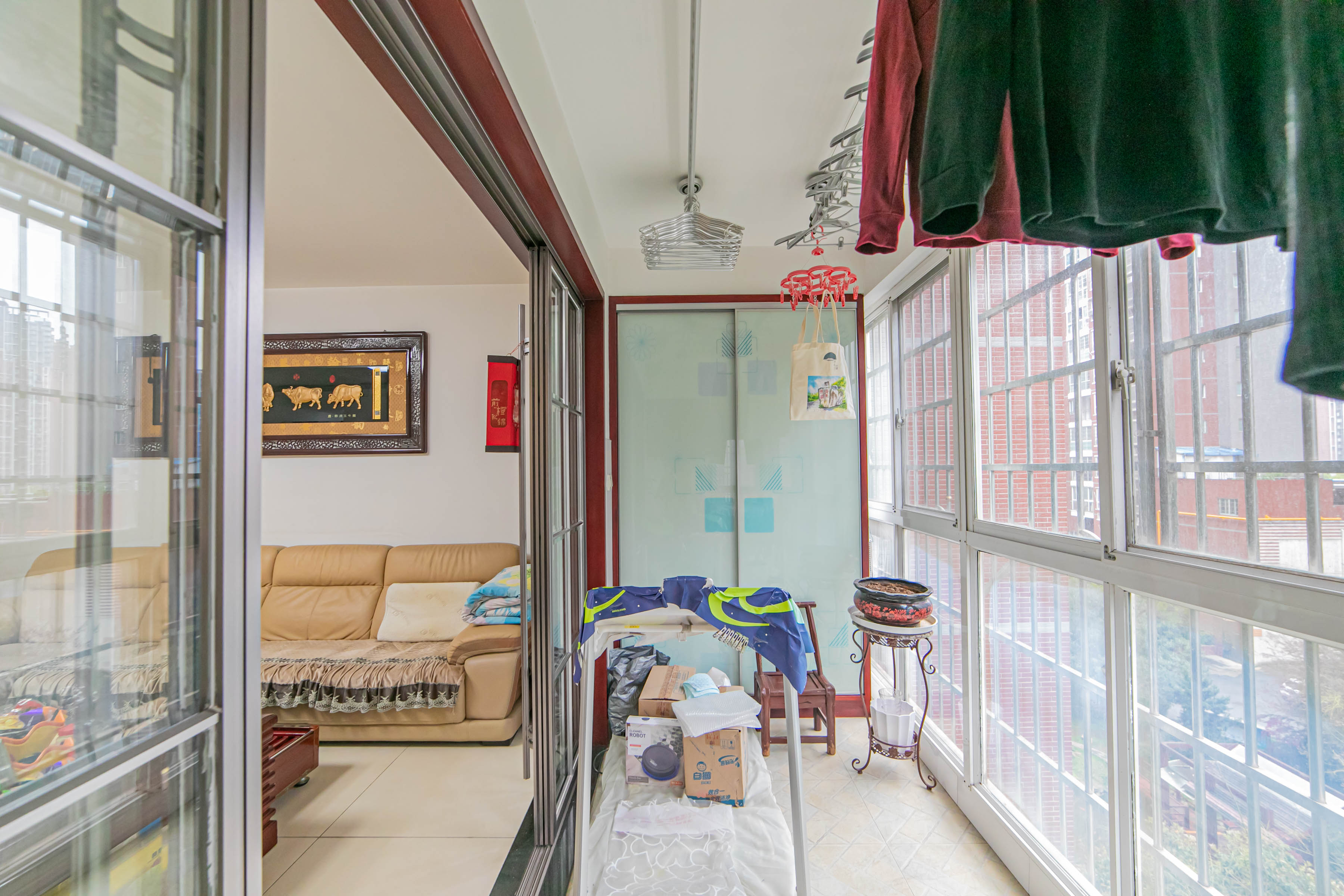 彩都公寓  4室2厅2卫   86.00万 彩都公寓  4室2厅2卫   86.00万阳台