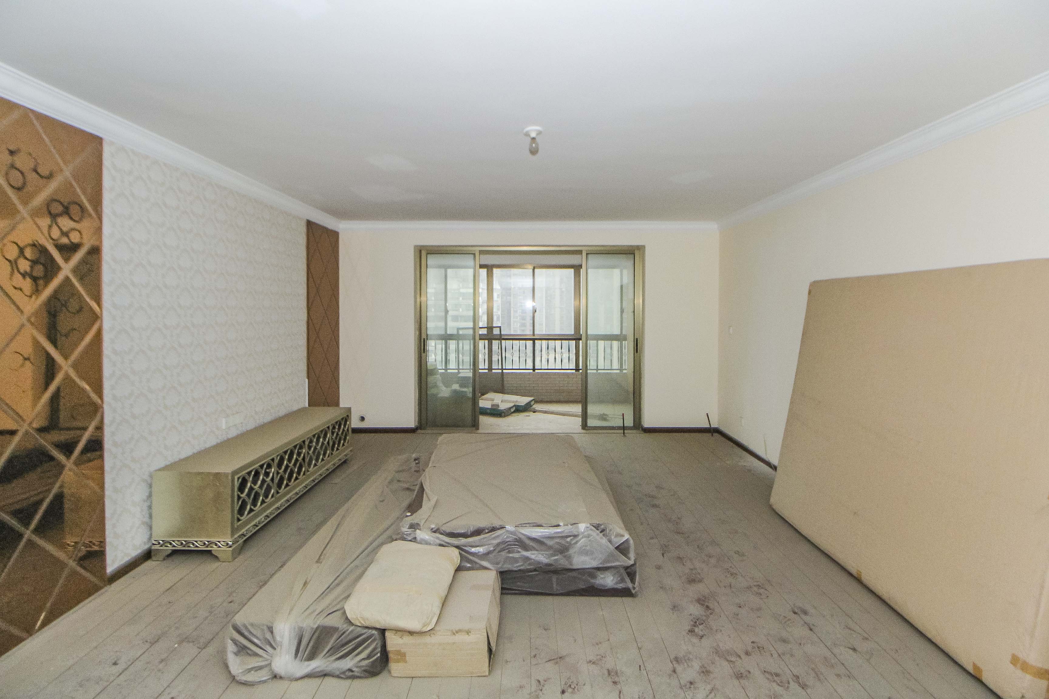 江山帝景雅典  5室2厅3卫    225.0万室内图