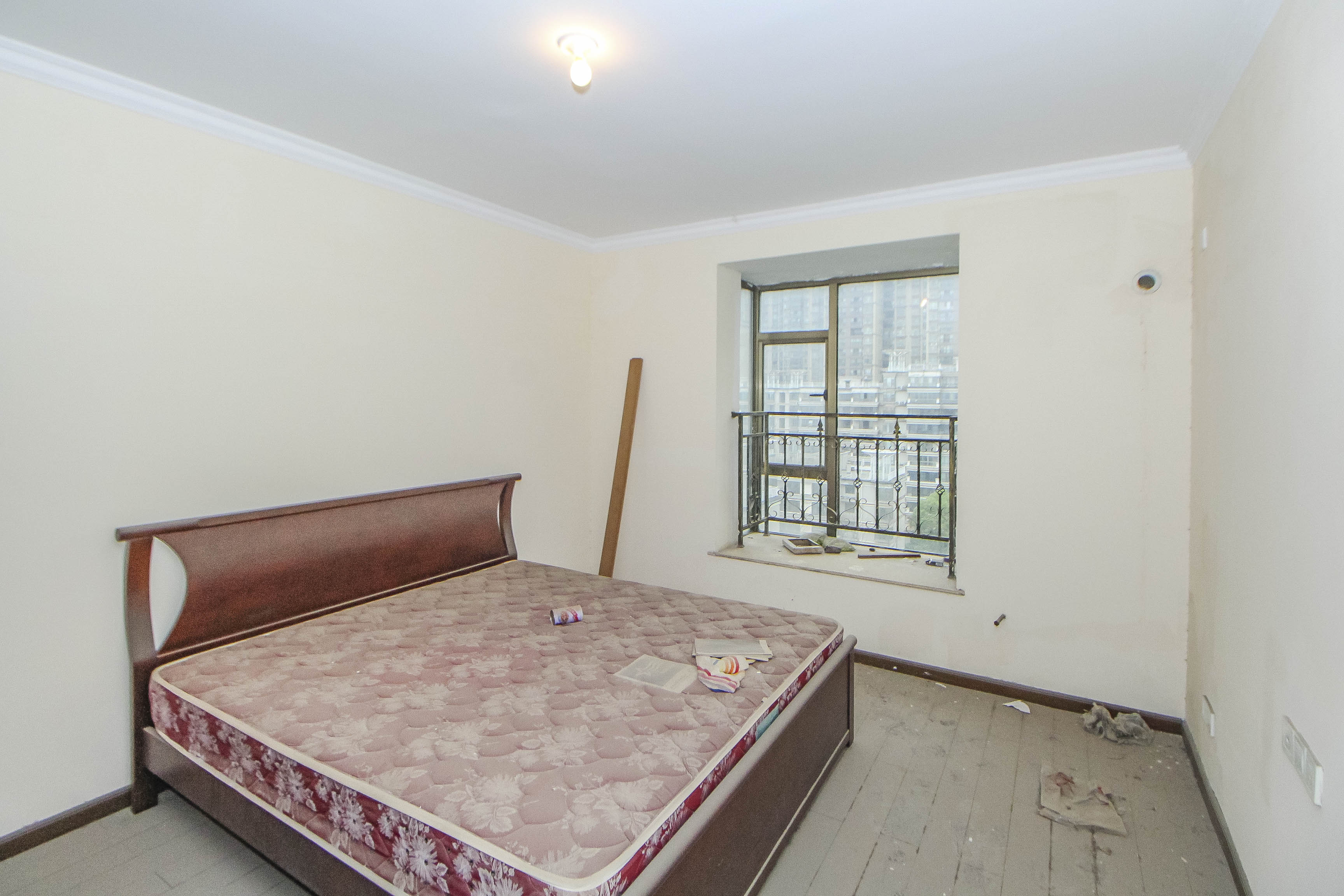 江山帝景雅典  5室2厅3卫    225.0万室内图