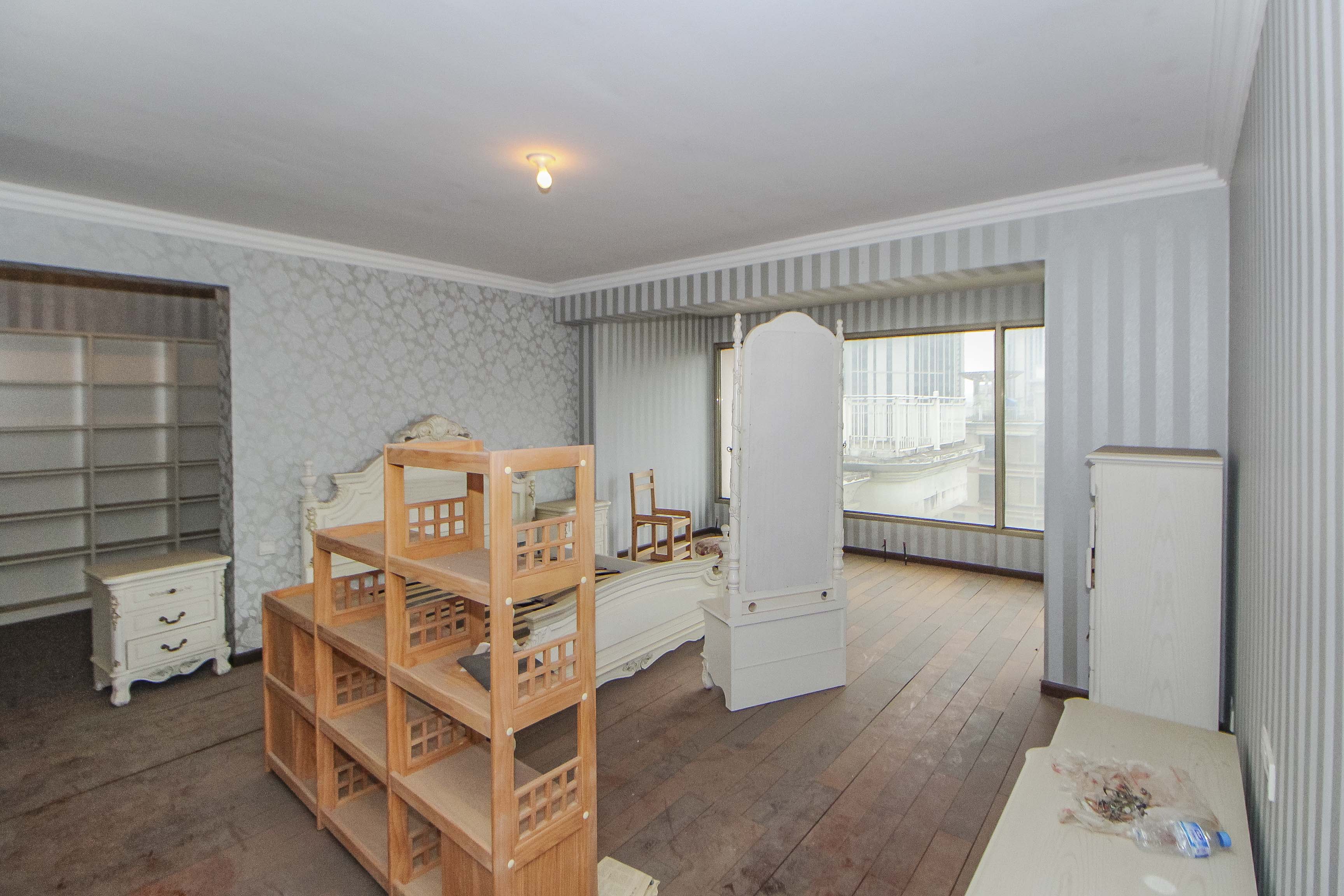 江山帝景雅典  5室2厅3卫    225.0万室内图