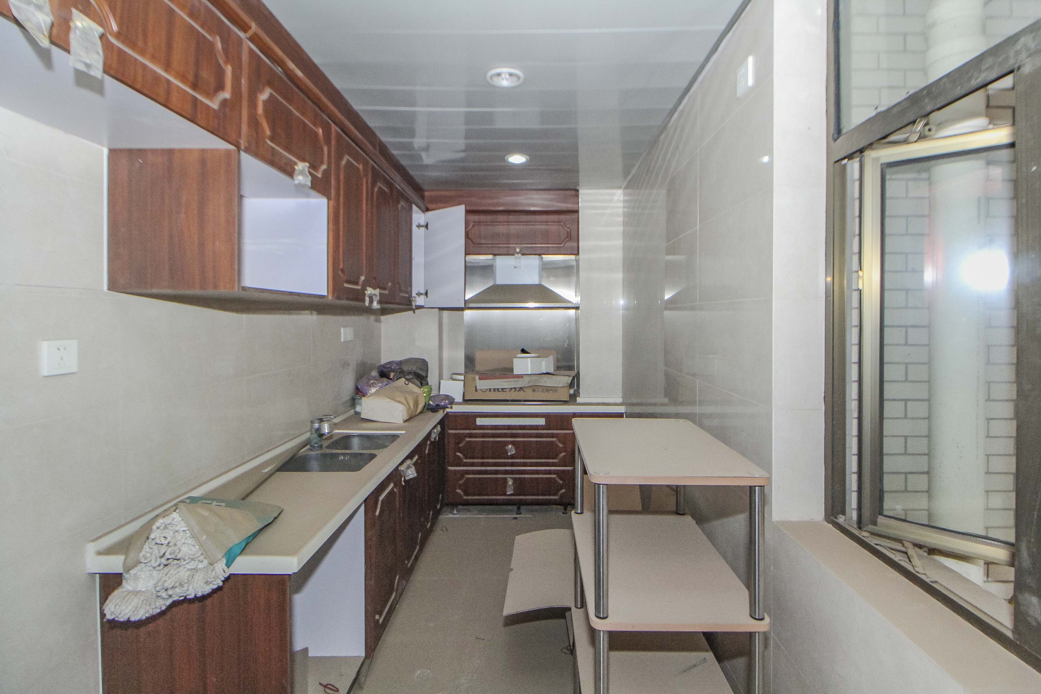 江山帝景雅典  5室2厅3卫    225.0万室内图