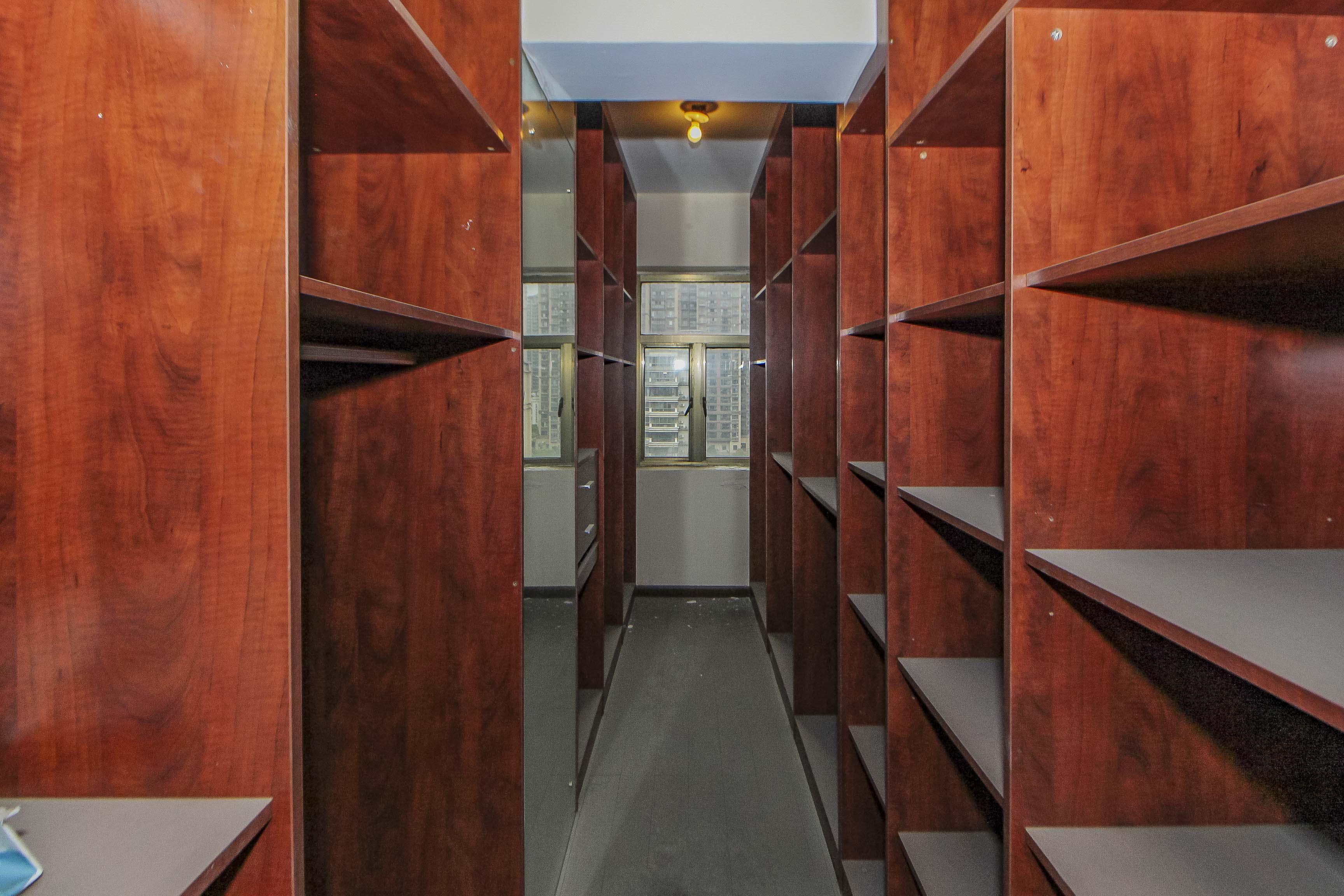 江山帝景雅典  5室2厅3卫    225.0万室内图