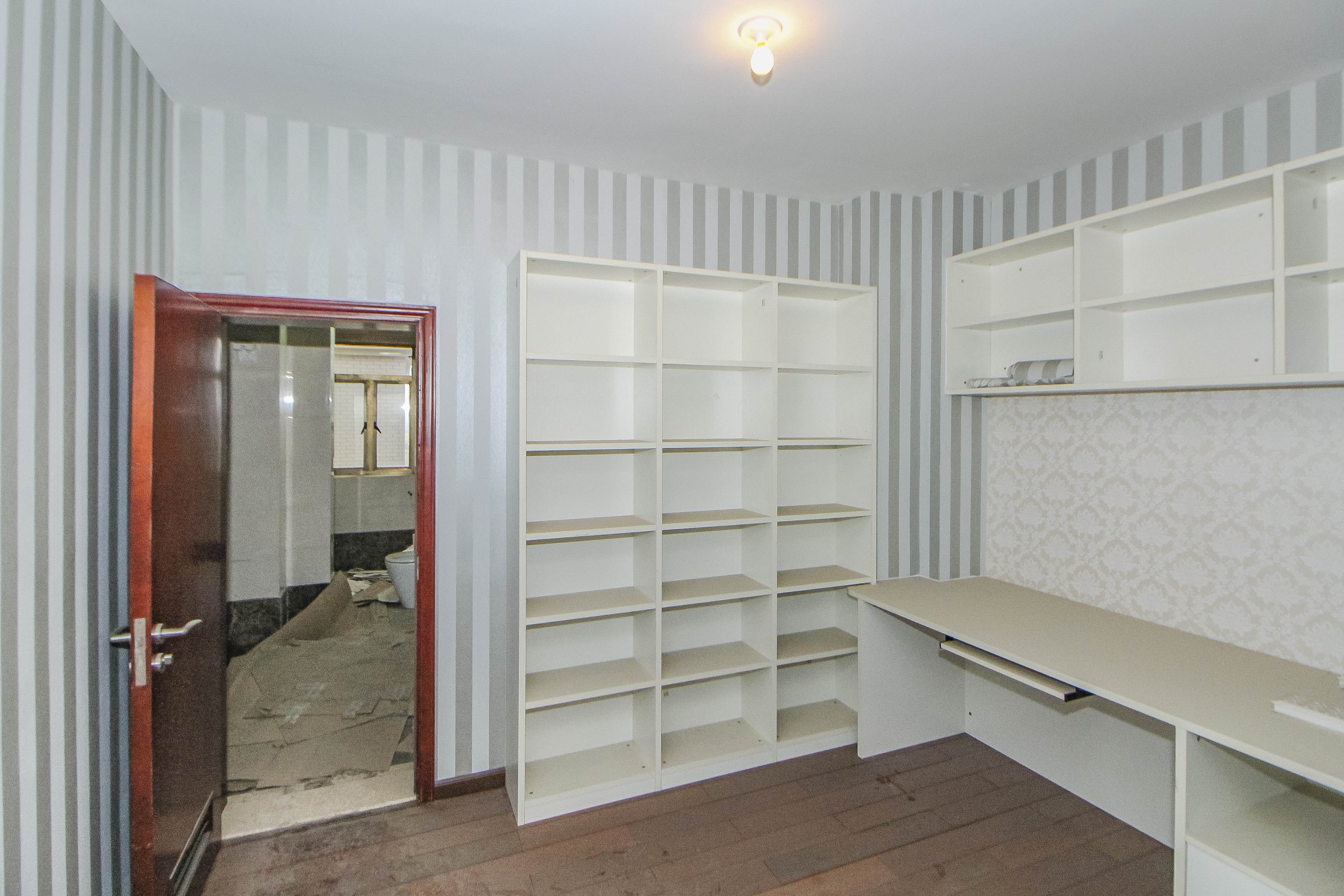 江山帝景雅典  5室2厅3卫    225.0万室内图