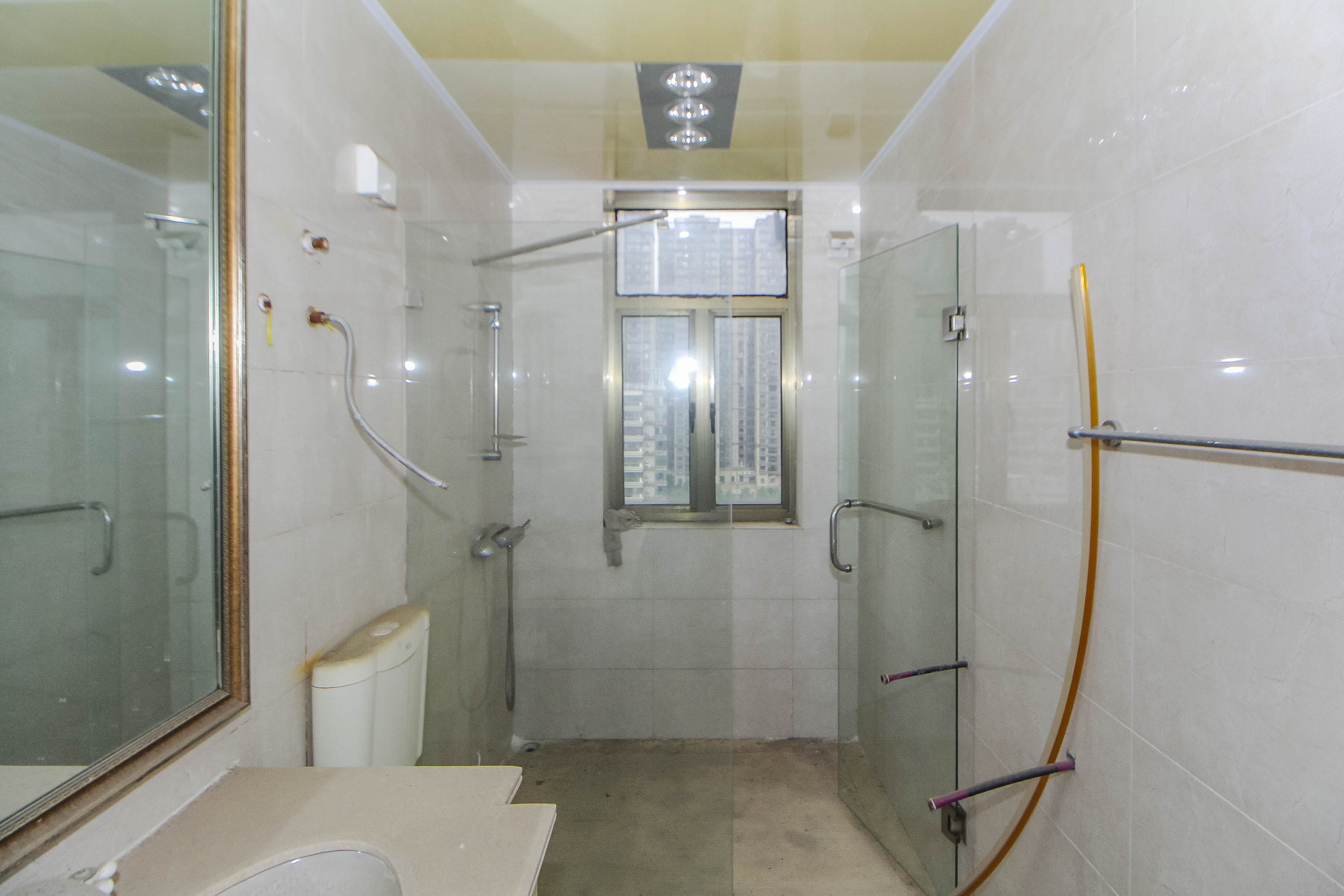 江山帝景雅典  5室2厅3卫    225.0万室内图