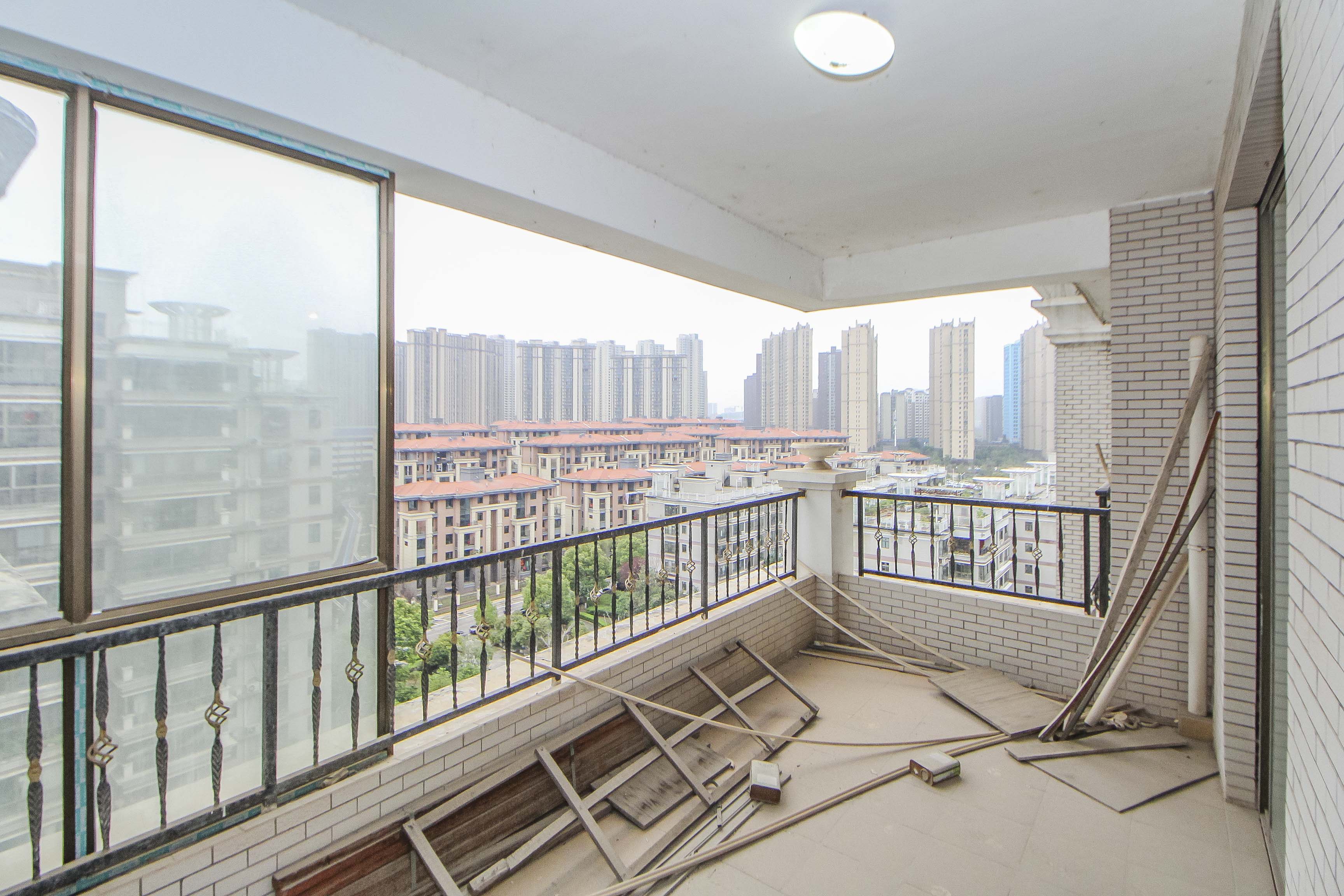 江山帝景雅典  5室2厅3卫    225.0万室内图