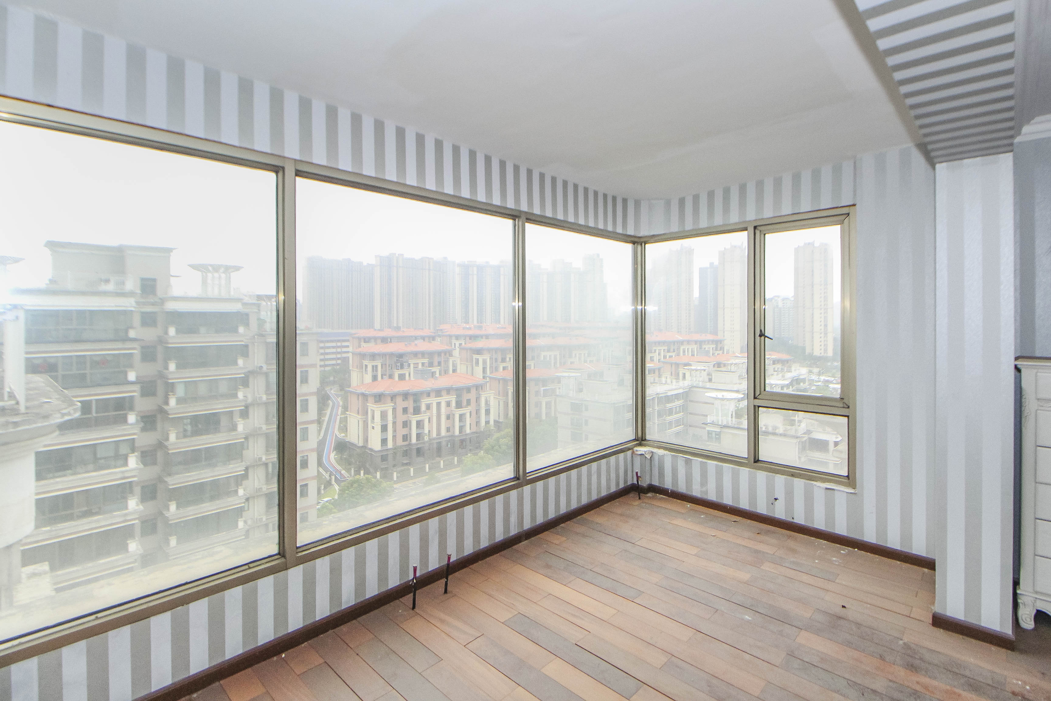 江山帝景雅典  5室2厅3卫    225.0万室内图