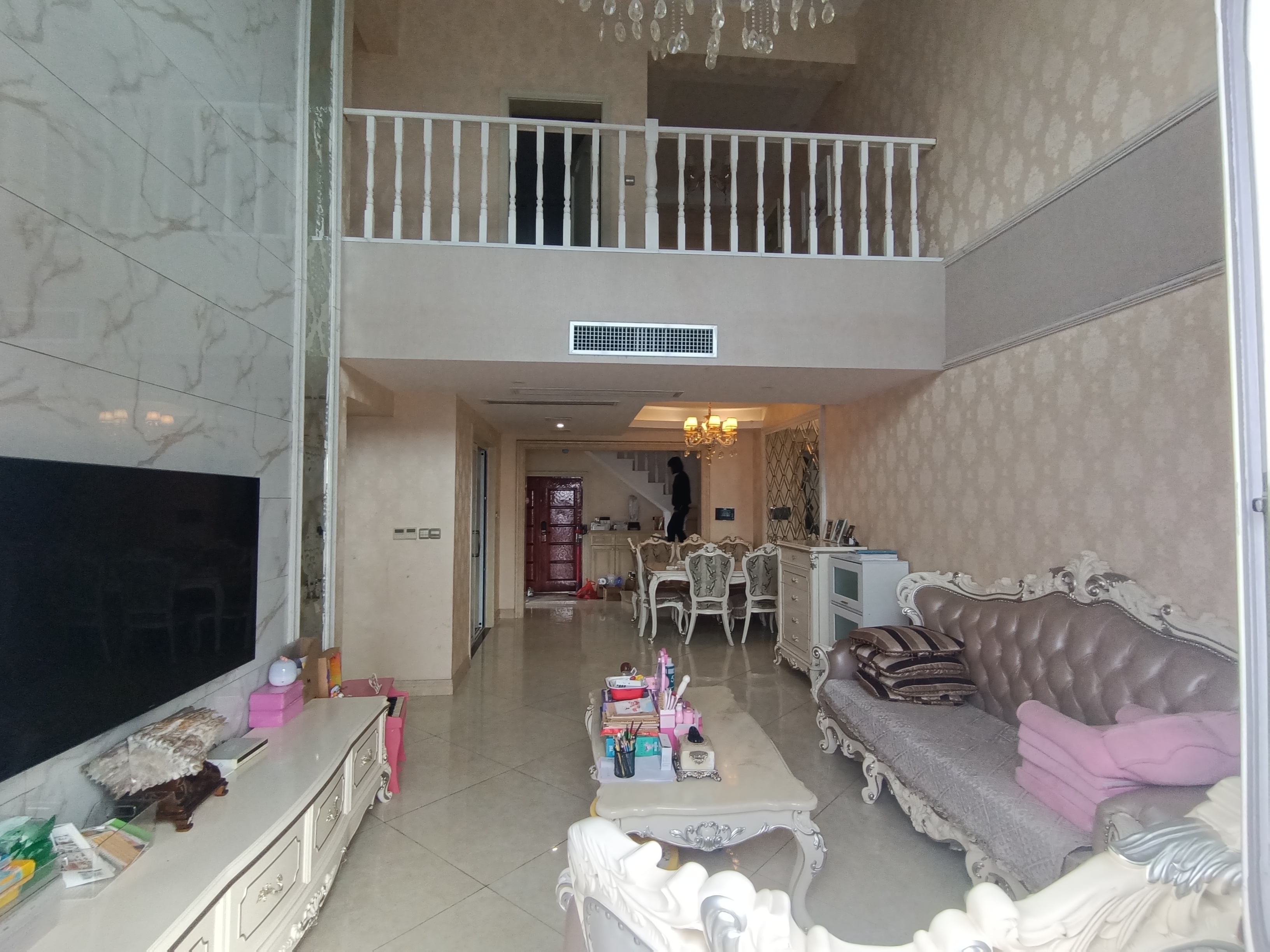 经世皇城 5室2厅2卫 147.00万 经世皇城 5室2厅2卫 147.00万室内图