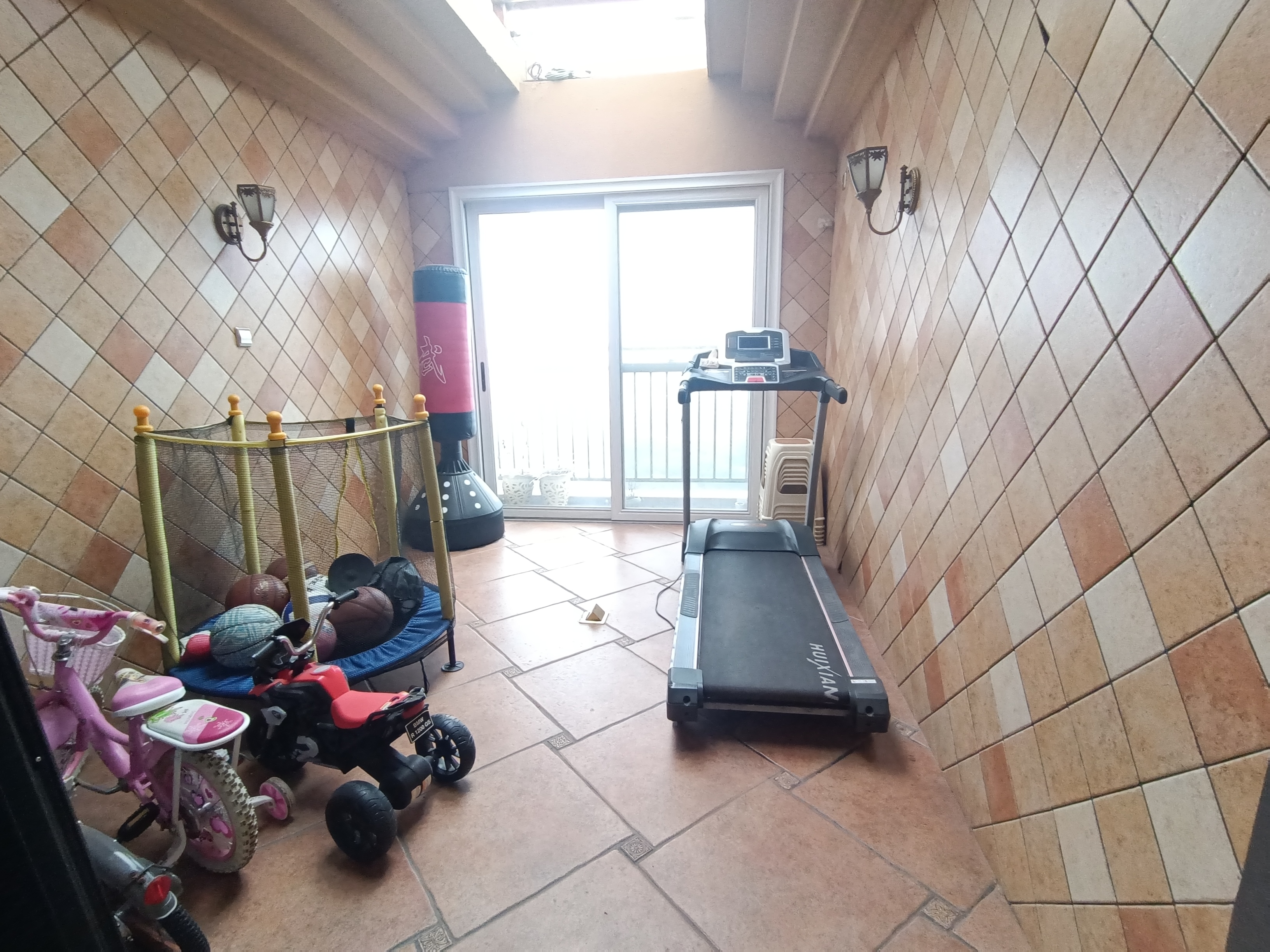 经世皇城 5室2厅2卫 147.00万 经世皇城 5室2厅2卫 147.00万室内图