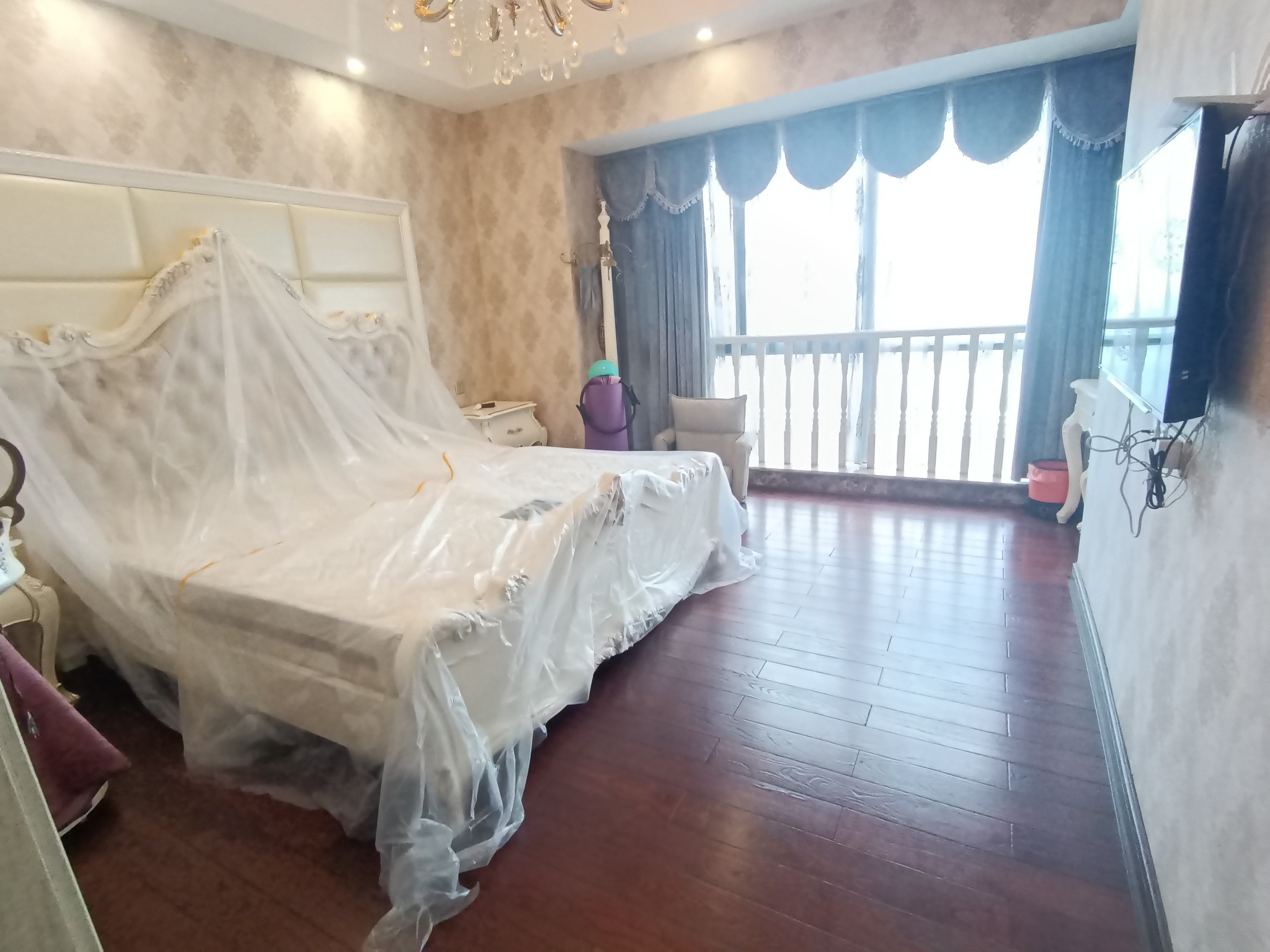 经世皇城 5室2厅2卫 147.00万 经世皇城 5室2厅2卫 147.00万室内图