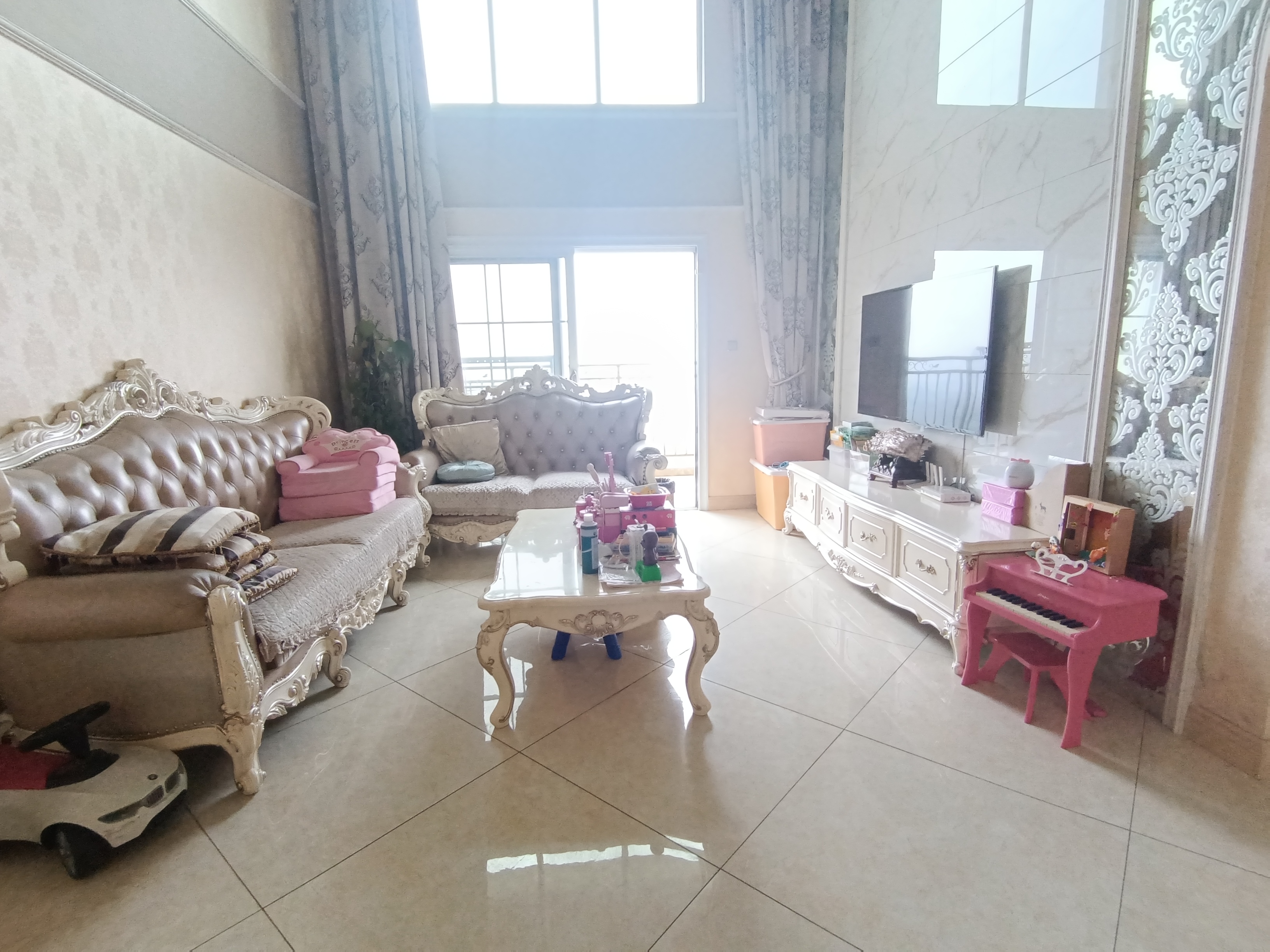 经世皇城 5室2厅2卫 147.00万 经世皇城 5室2厅2卫 147.00万室内图