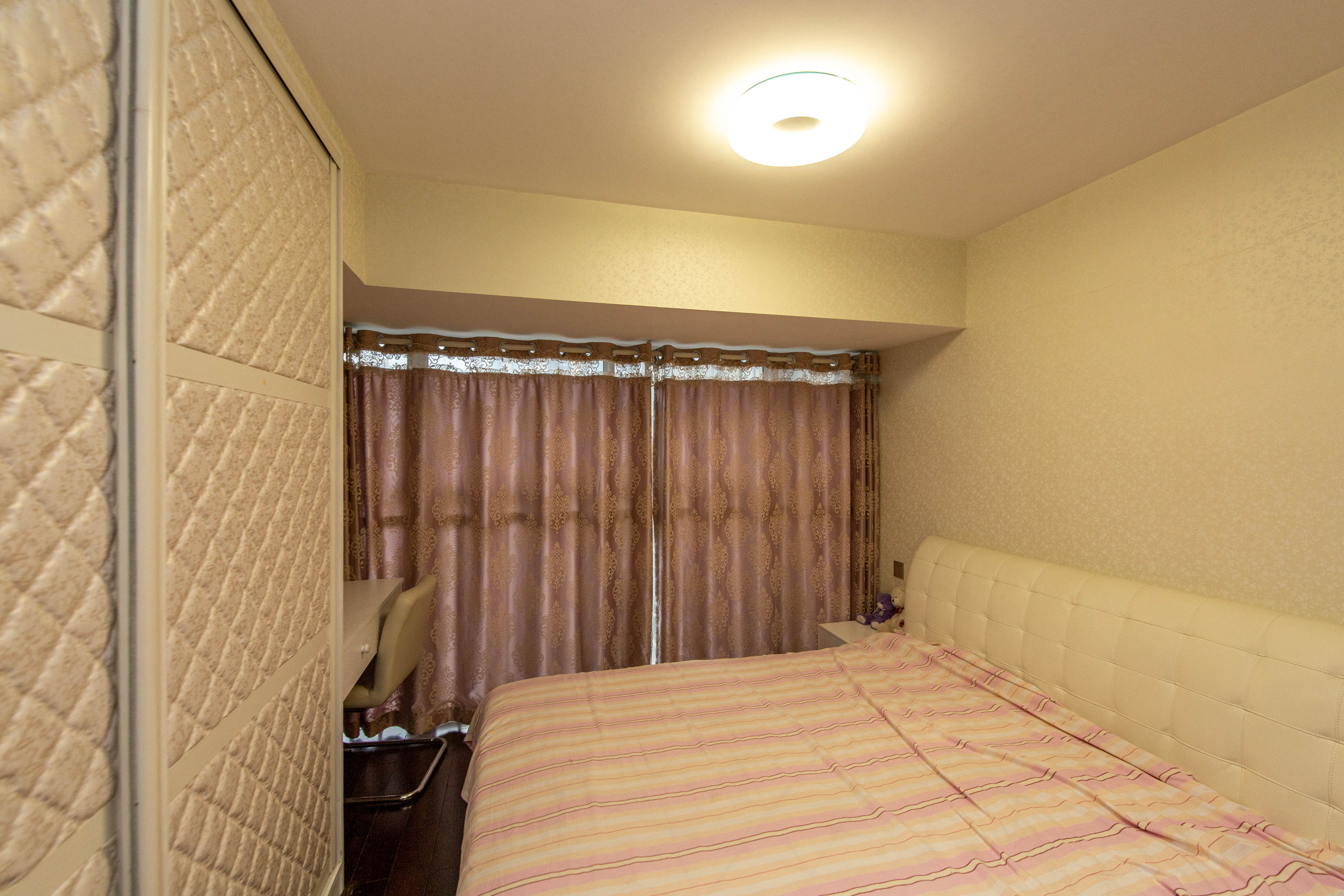 金色loft（鑫秋大厦）  2室2厅2卫   69.00万卧室