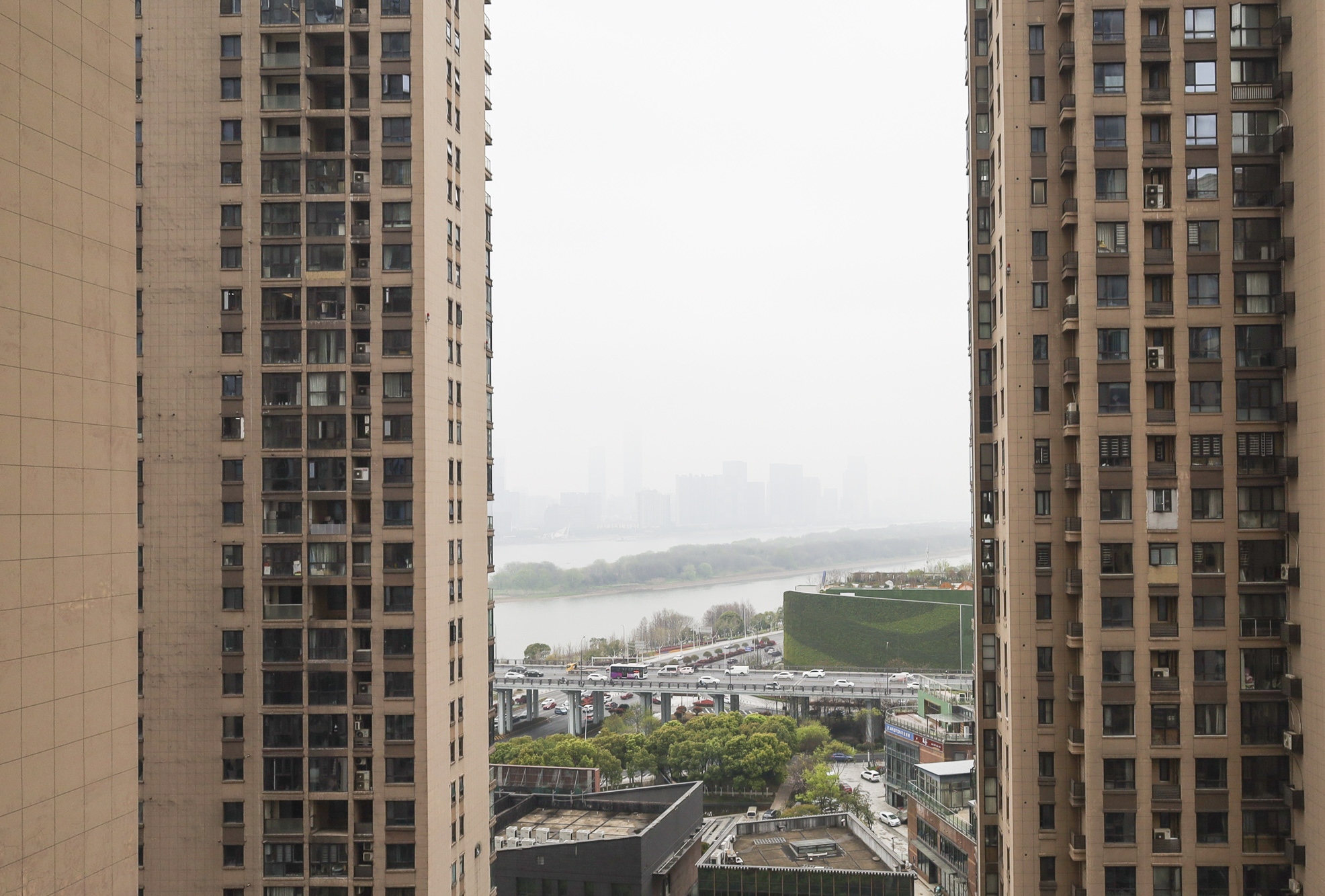 世茂外滩里（世茂铂翠湾三期）  4室2厅2卫   299.00万其他