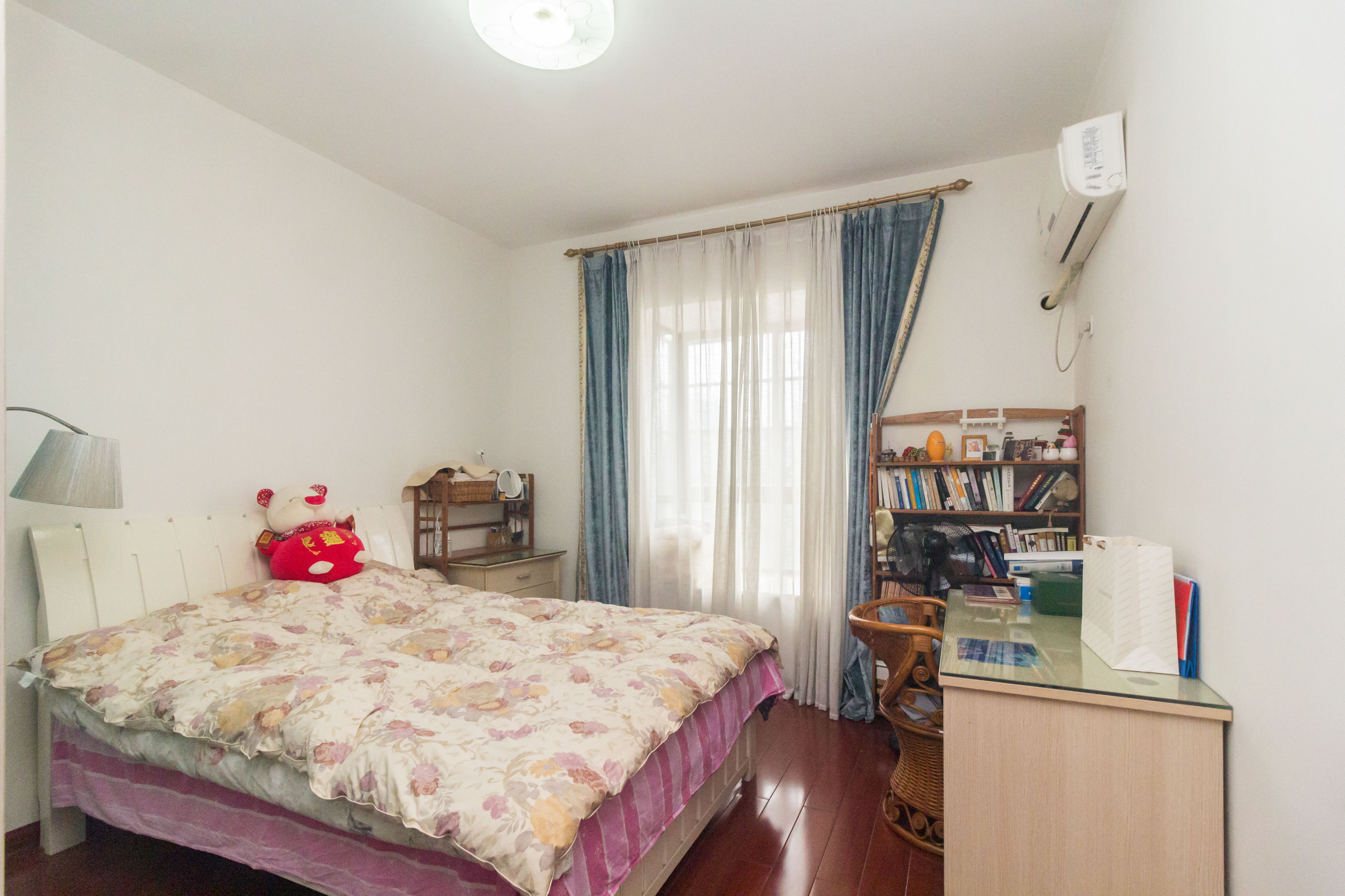 湖南有色地质勘查局宿舍（榔梨镇）  4室2厅2卫   99.60万卧室