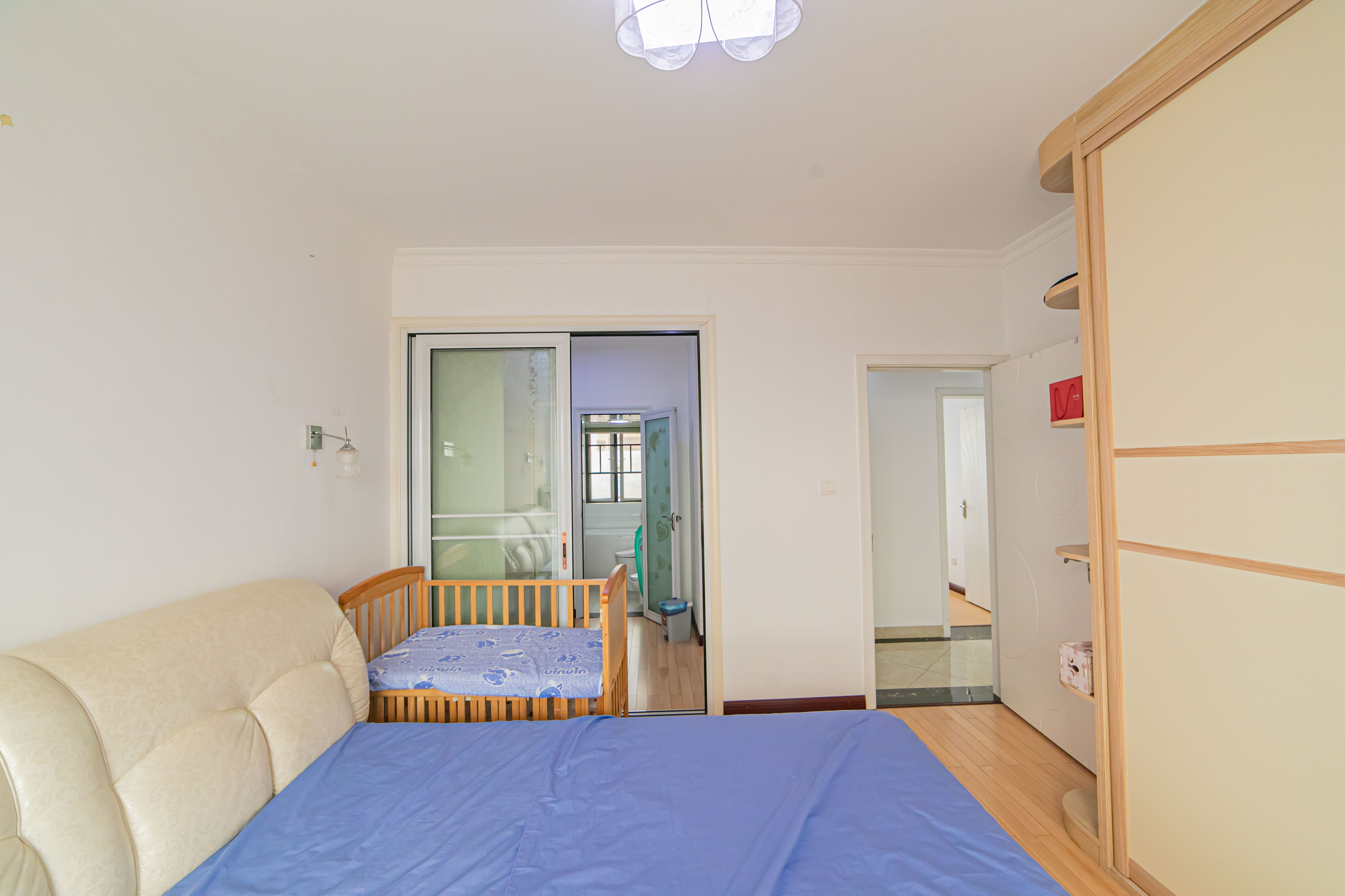 深业睿城 3室2厅1卫 126.0万 深业睿城 3室2厅1卫 126.0万卧室