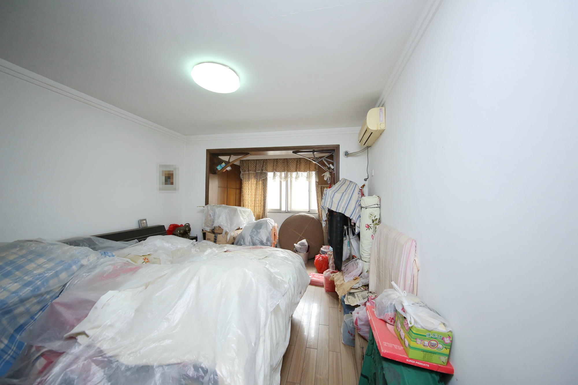 金泰小区  3室2厅1卫   140.00万卧室
