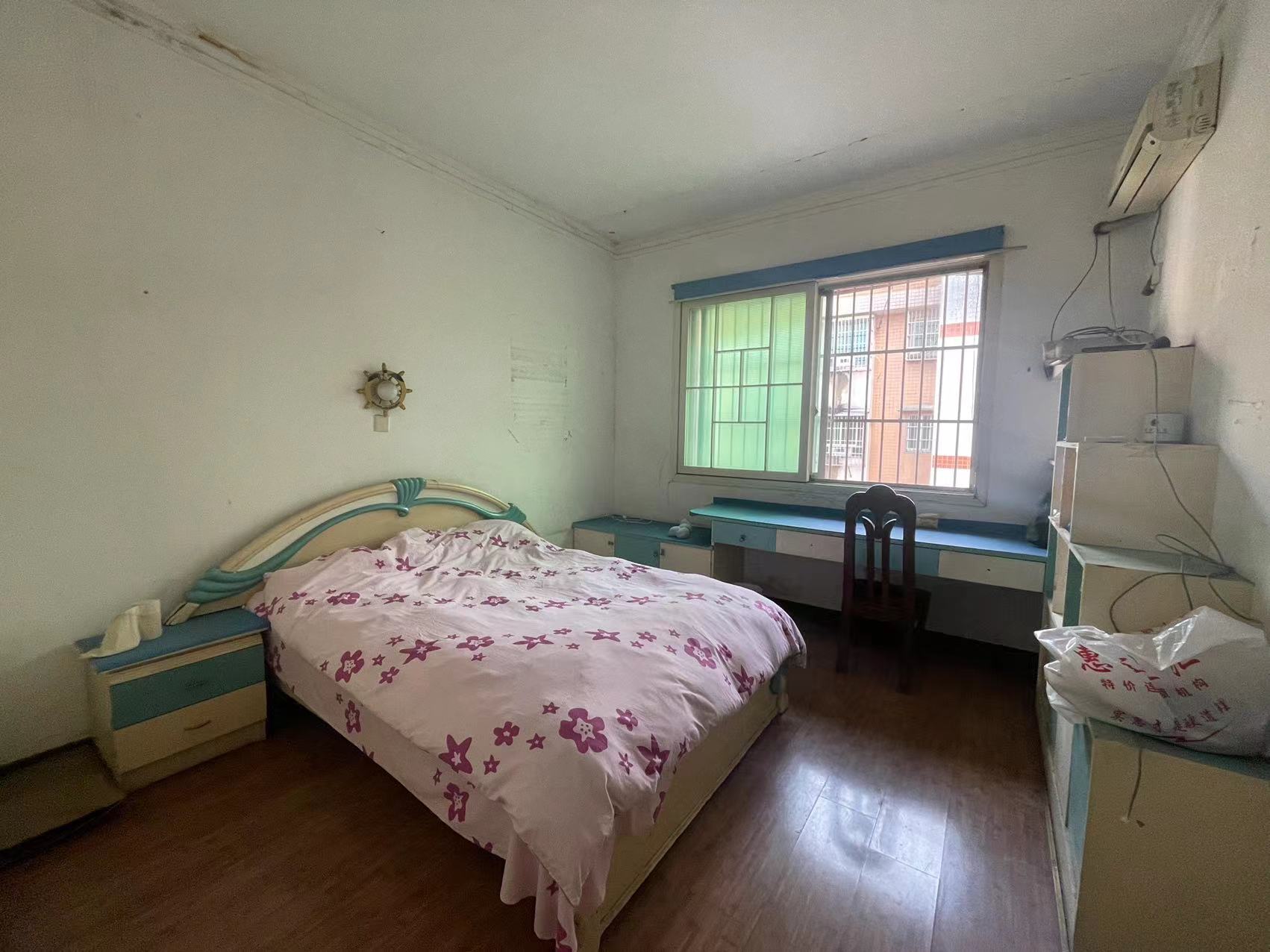 银苑小区 4室2厅2卫 75.00万 银苑小区 4室2厅2卫 75.00万室内图