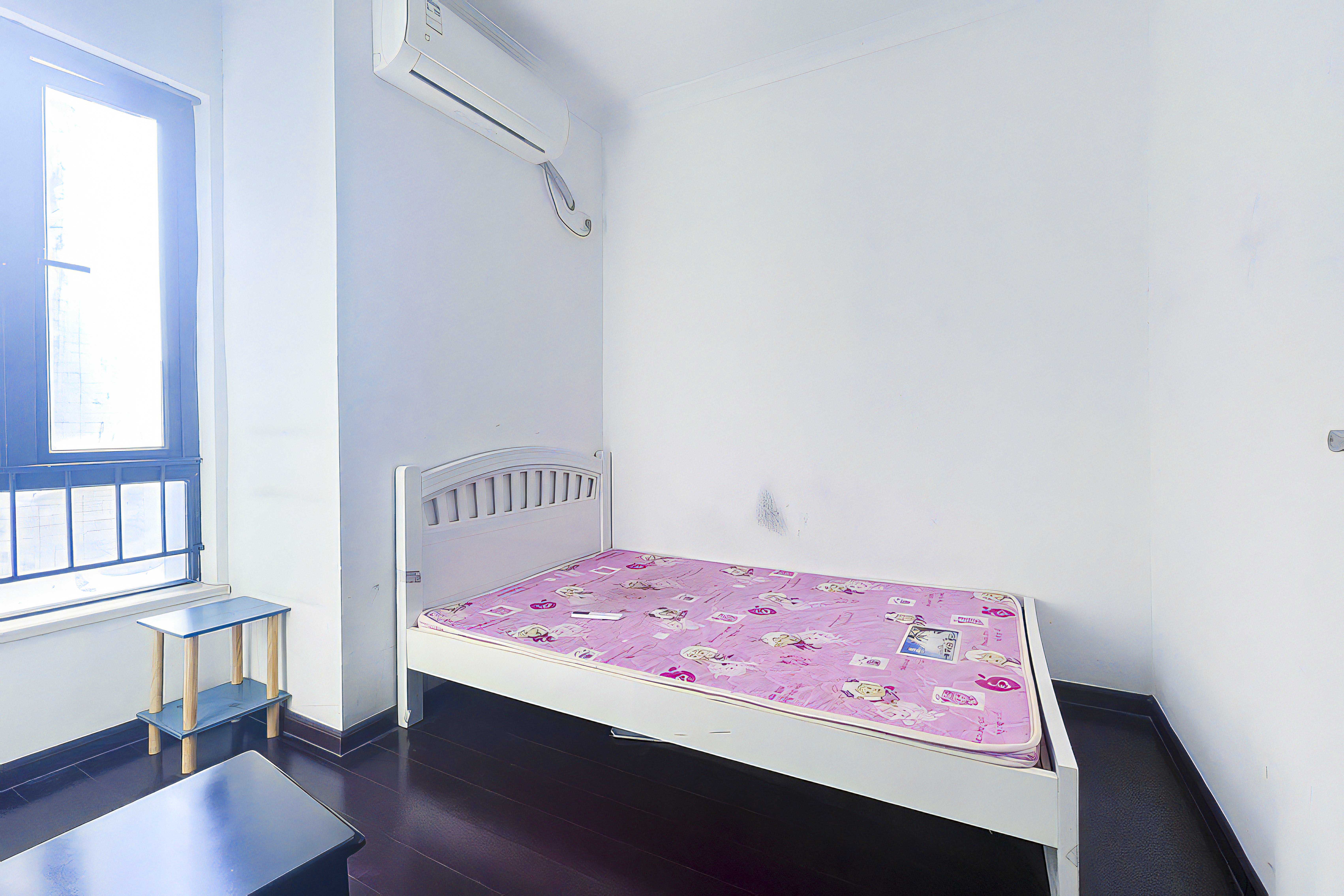 中海国际一期  3室2厅1卫    87.0万卧室