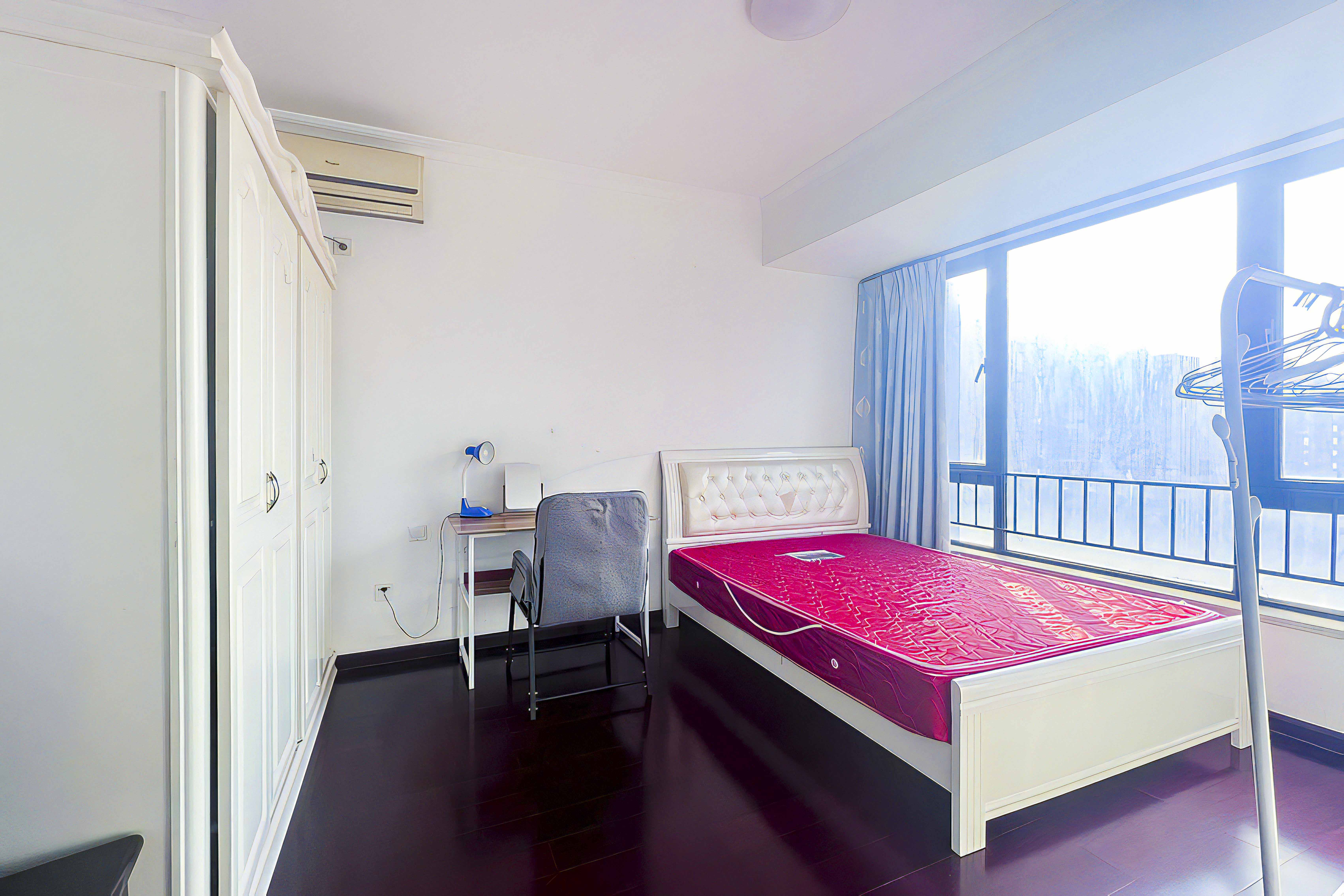 中海国际一期  3室2厅1卫    87.0万卧室