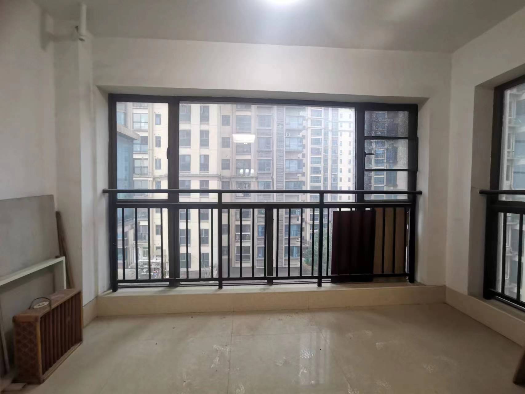 水岸花城(翠堤湾) 3室2厅1卫 63.00万 水岸花城(翠堤湾) 3室2厅1卫 63.00万室内图