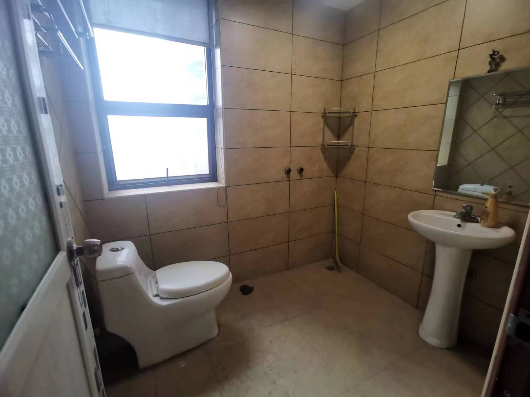 水岸花城(翠堤湾) 3室2厅1卫 63.00万 水岸花城(翠堤湾) 3室2厅1卫 63.00万室内图