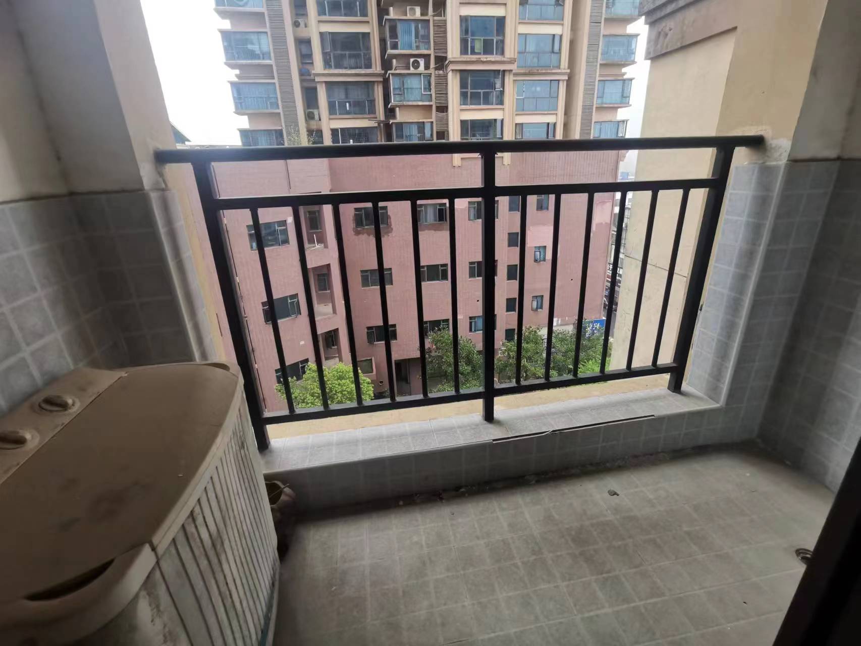 水岸花城(翠堤湾) 3室2厅1卫 63.00万 水岸花城(翠堤湾) 3室2厅1卫 63.00万室内图