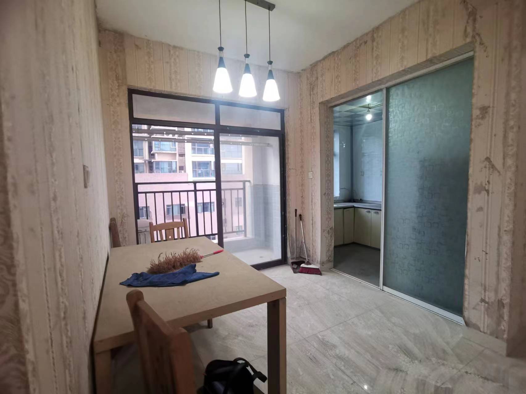 水岸花城(翠堤湾) 3室2厅1卫 63.00万 水岸花城(翠堤湾) 3室2厅1卫 63.00万室内图