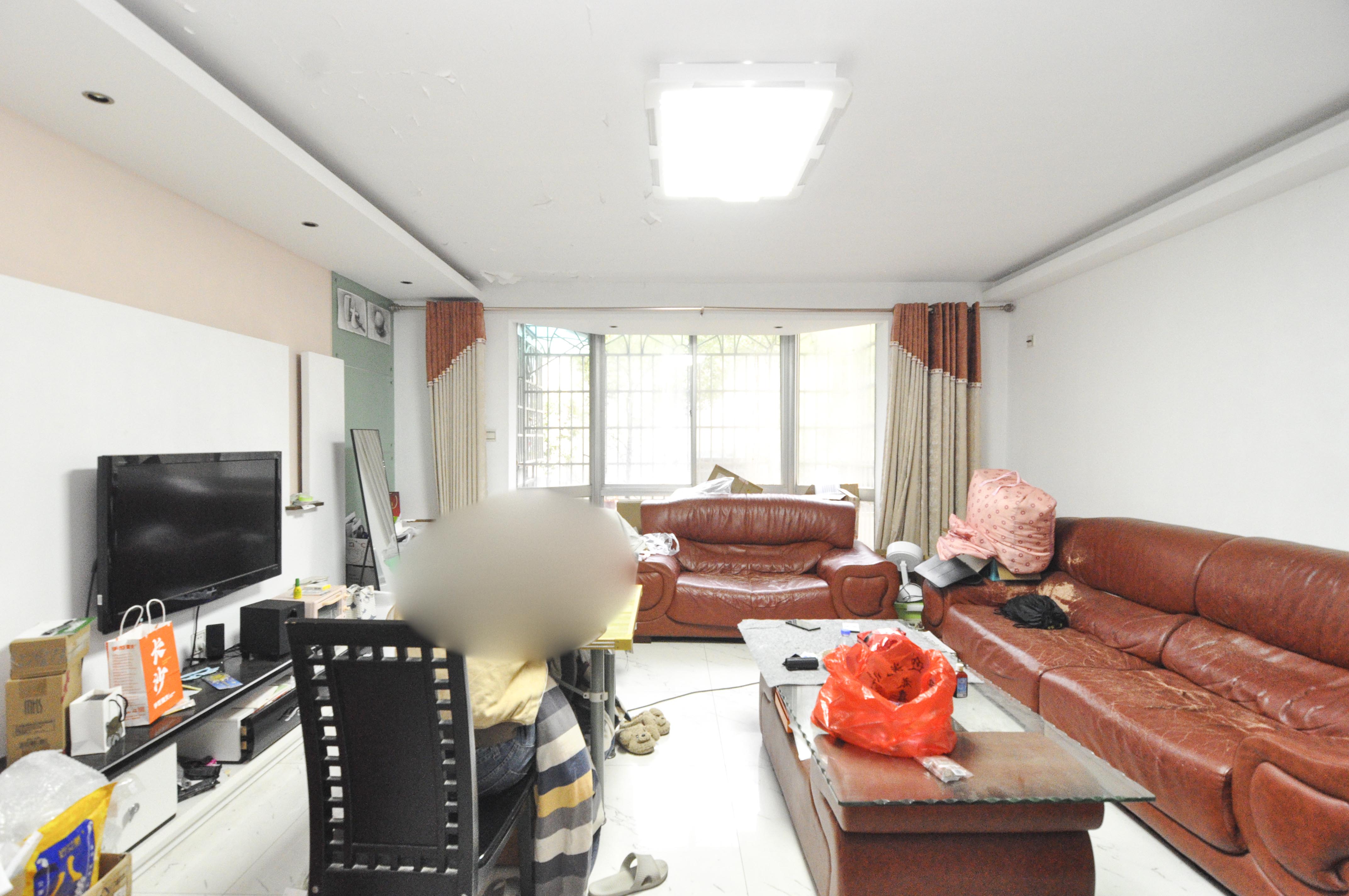 红叶山庄 3室2厅2厨2卫 116.00万