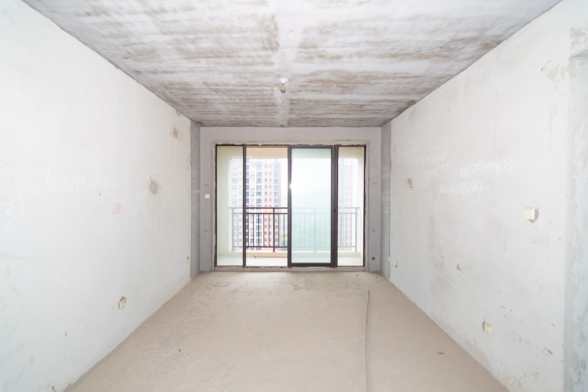 乾源国际  2室2厅1卫   64.30万 乾源国际  2室2厅1卫   64.30万客厅