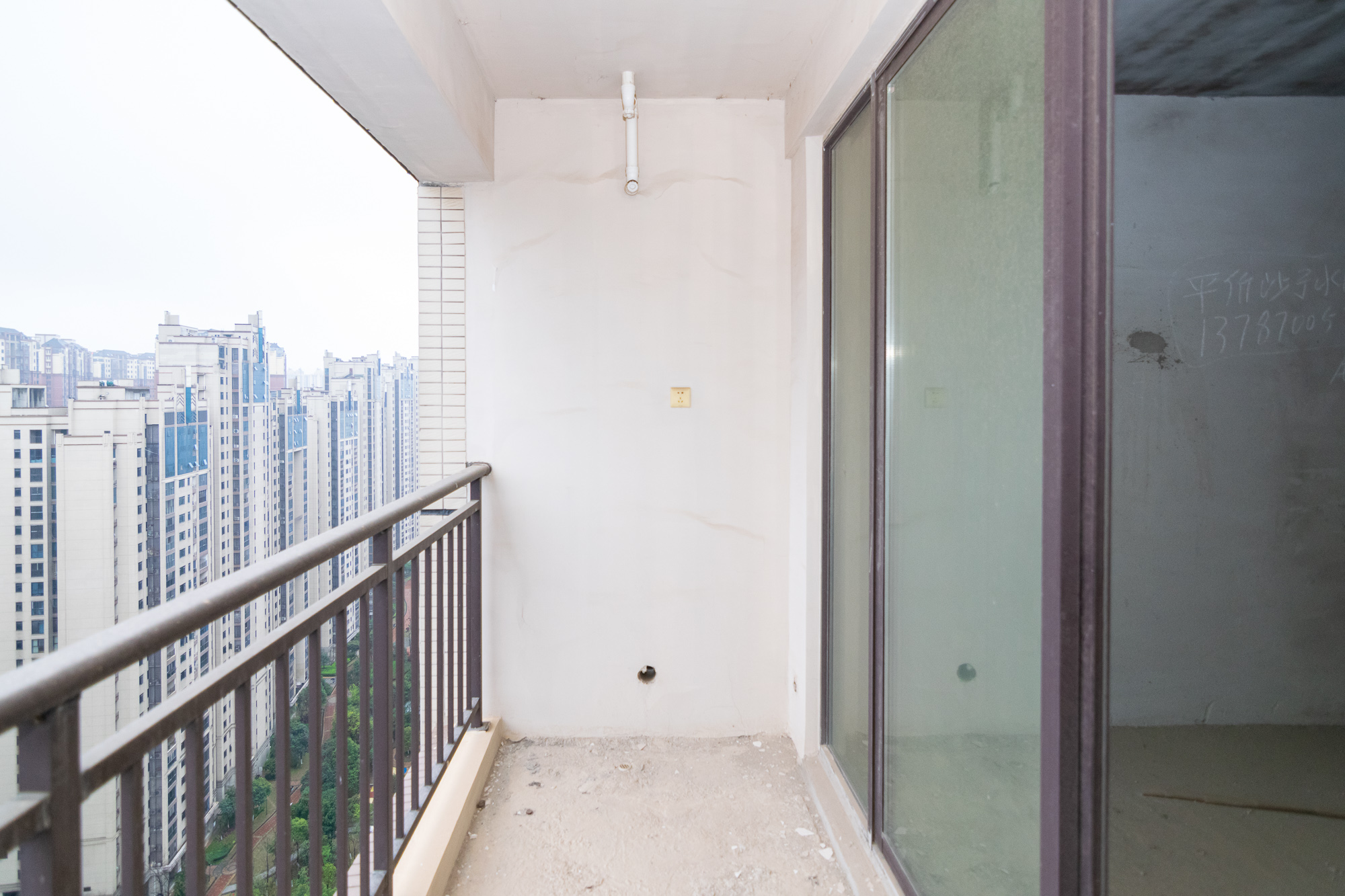 乾源国际  2室2厅1卫   64.30万 乾源国际  2室2厅1卫   64.30万阳台