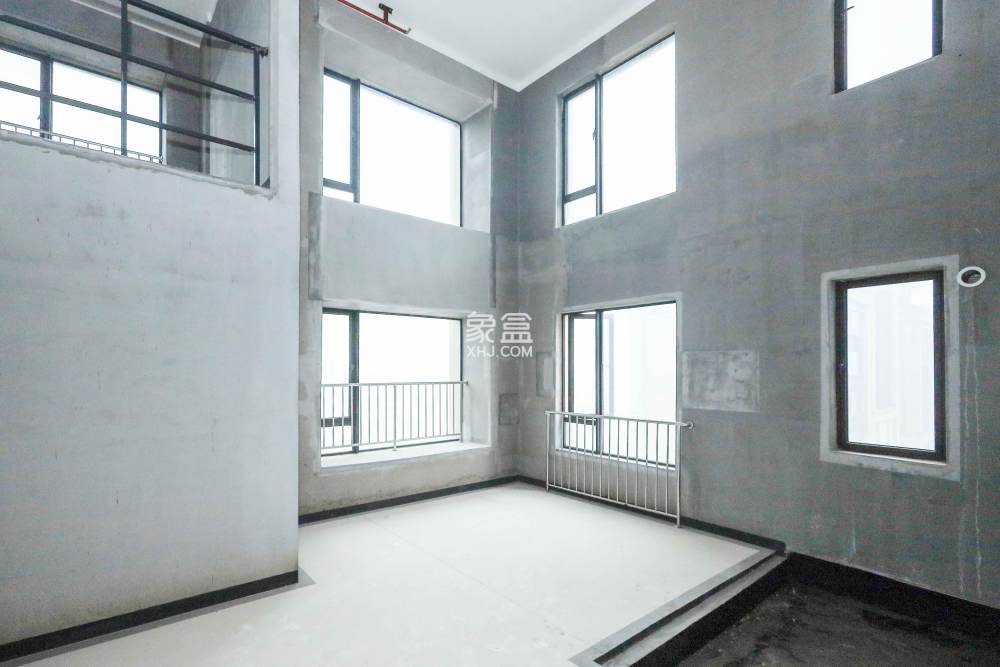 建發(fā)央著  5室2廳3衛(wèi)   345.00萬