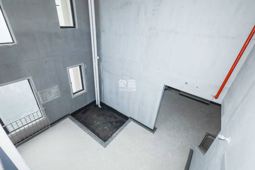 建發(fā)央著  5室2廳3衛(wèi)   345.00萬