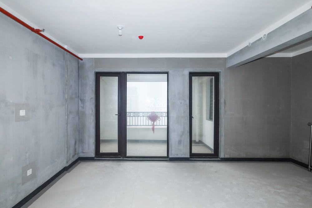 建發(fā)央著  5室2廳3衛(wèi)   345.00萬