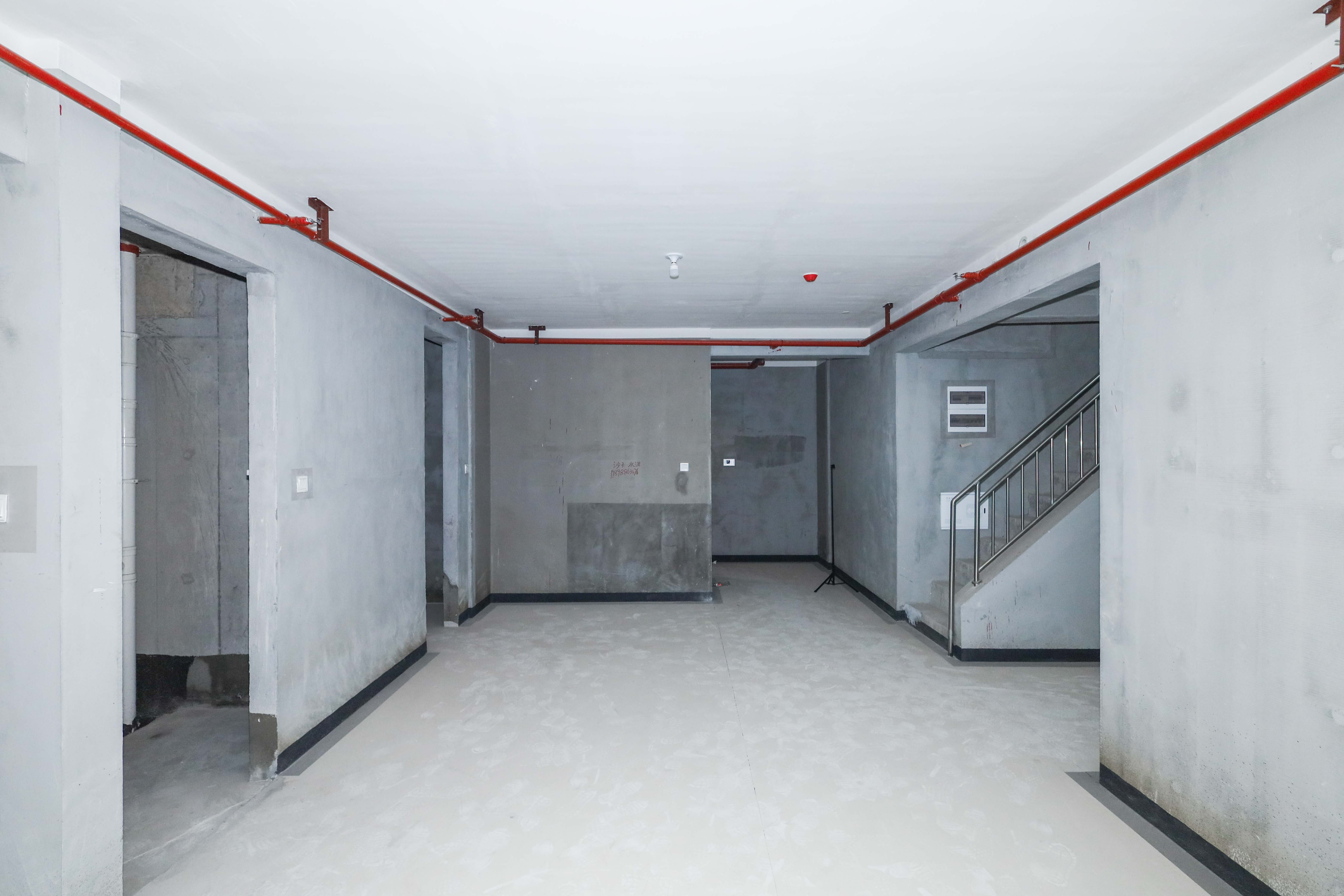 建发央著  5室2厅3卫   345.00万客厅