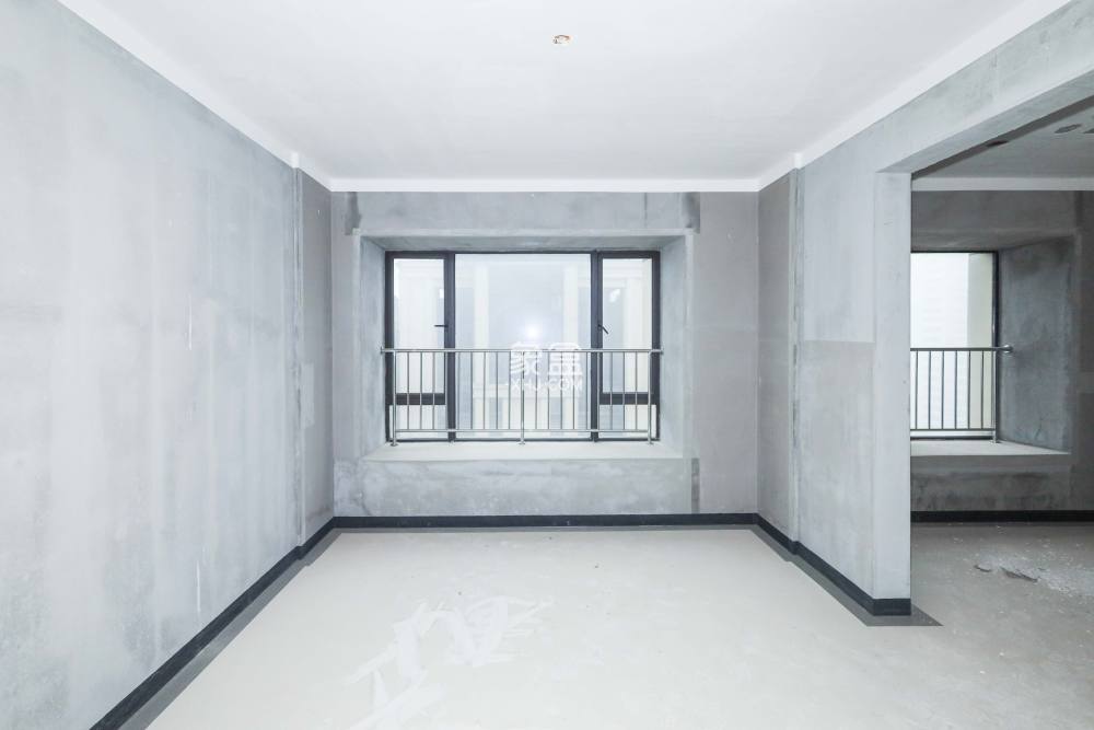 建發(fā)央著  5室2廳3衛(wèi)   345.00萬