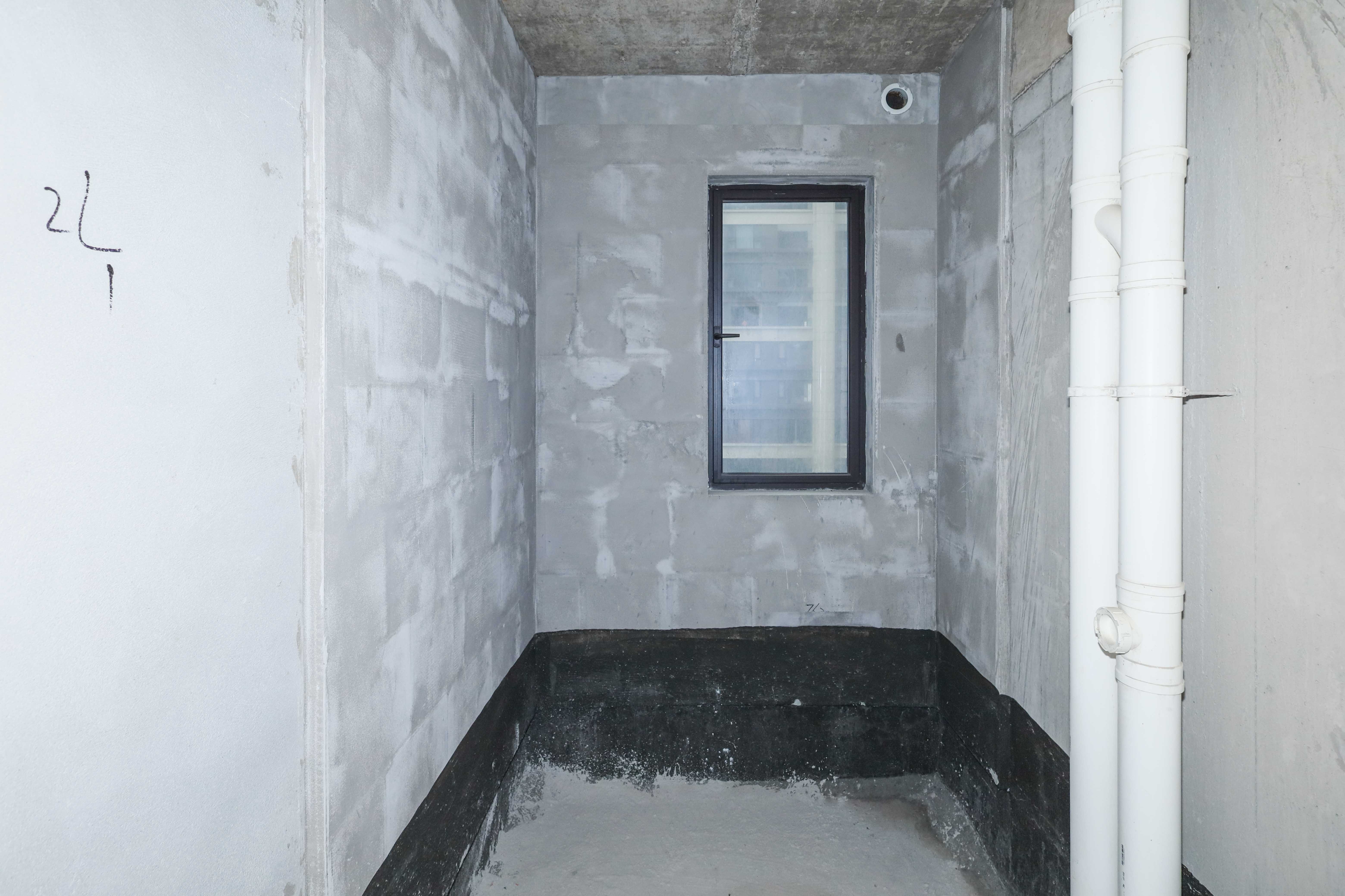 建发央著  5室2厅3卫   345.00万卫生间