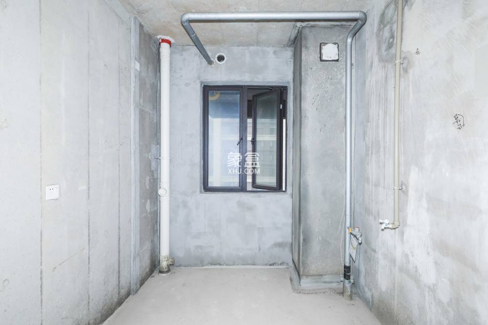 建發(fā)央著  5室2廳3衛(wèi)   345.00萬