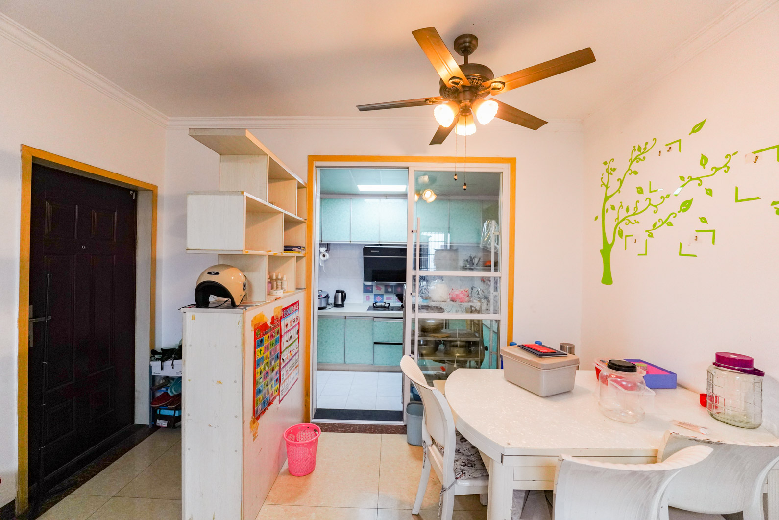 尊邸华庭  3室2厅1卫    63.0万客厅