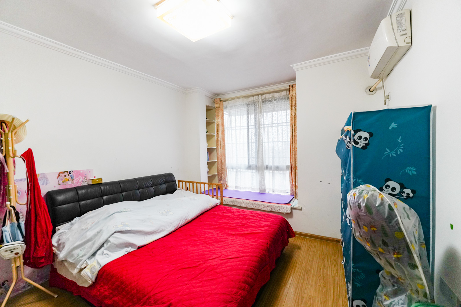 尊邸华庭  3室2厅1卫    63.0万卧室