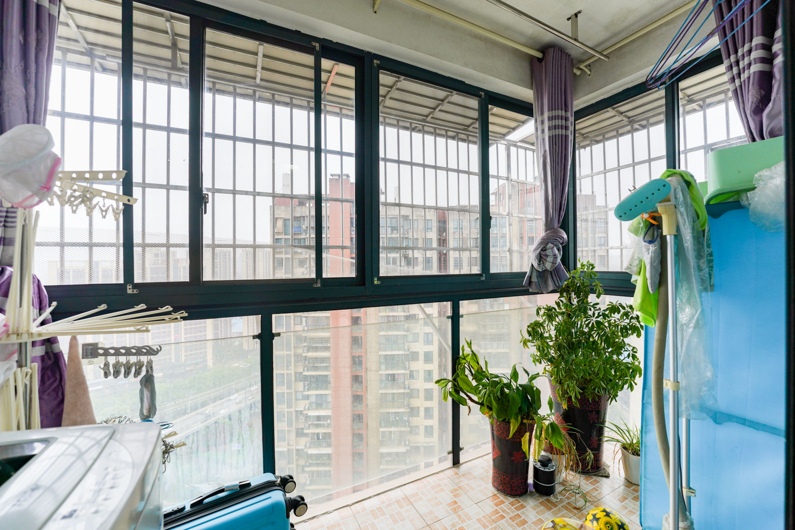 尊邸华庭  3室2厅1卫    63.0万阳台