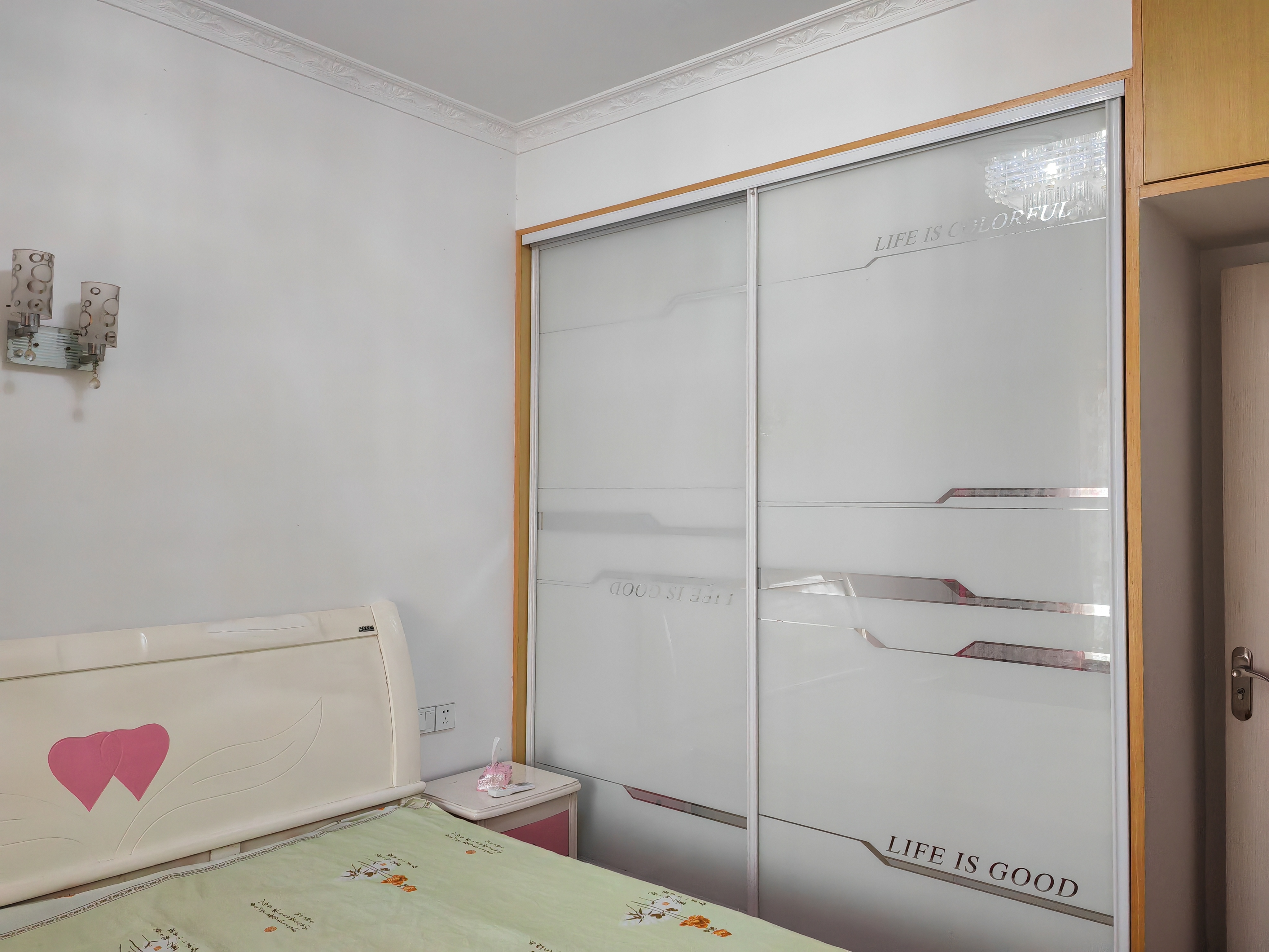 冠华槟榔园  2室2厅1卫    21.0万 冠华槟榔园  2室2厅1卫    21.0万客厅